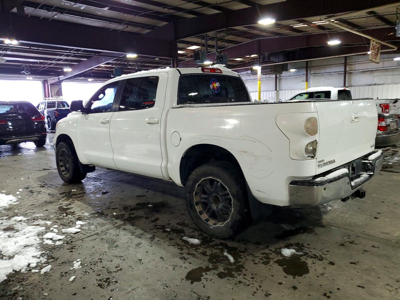2010 Toyota Tundra Crewmax Sr5 White vin: 5TFDM5F18AX003191