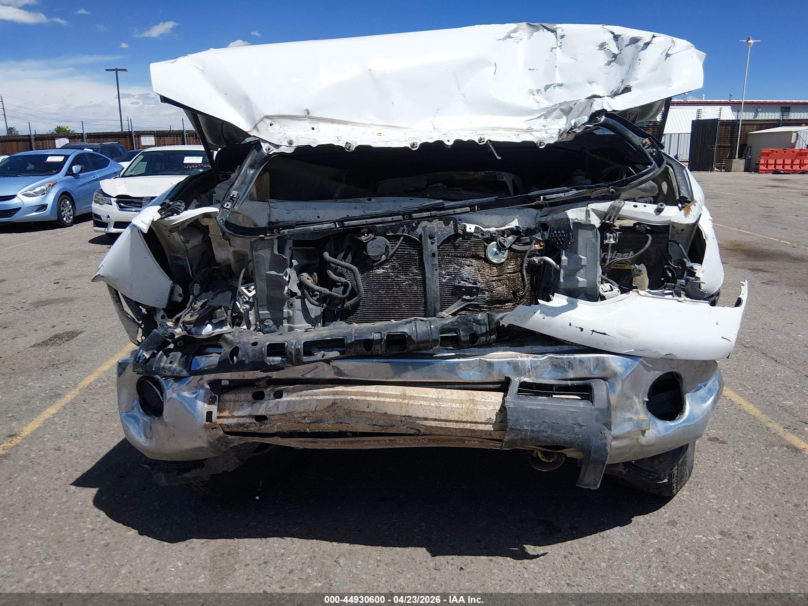 2012 Toyota Tundra Grade 4.6l V8 White vin: 5TFDM5F19CX039037