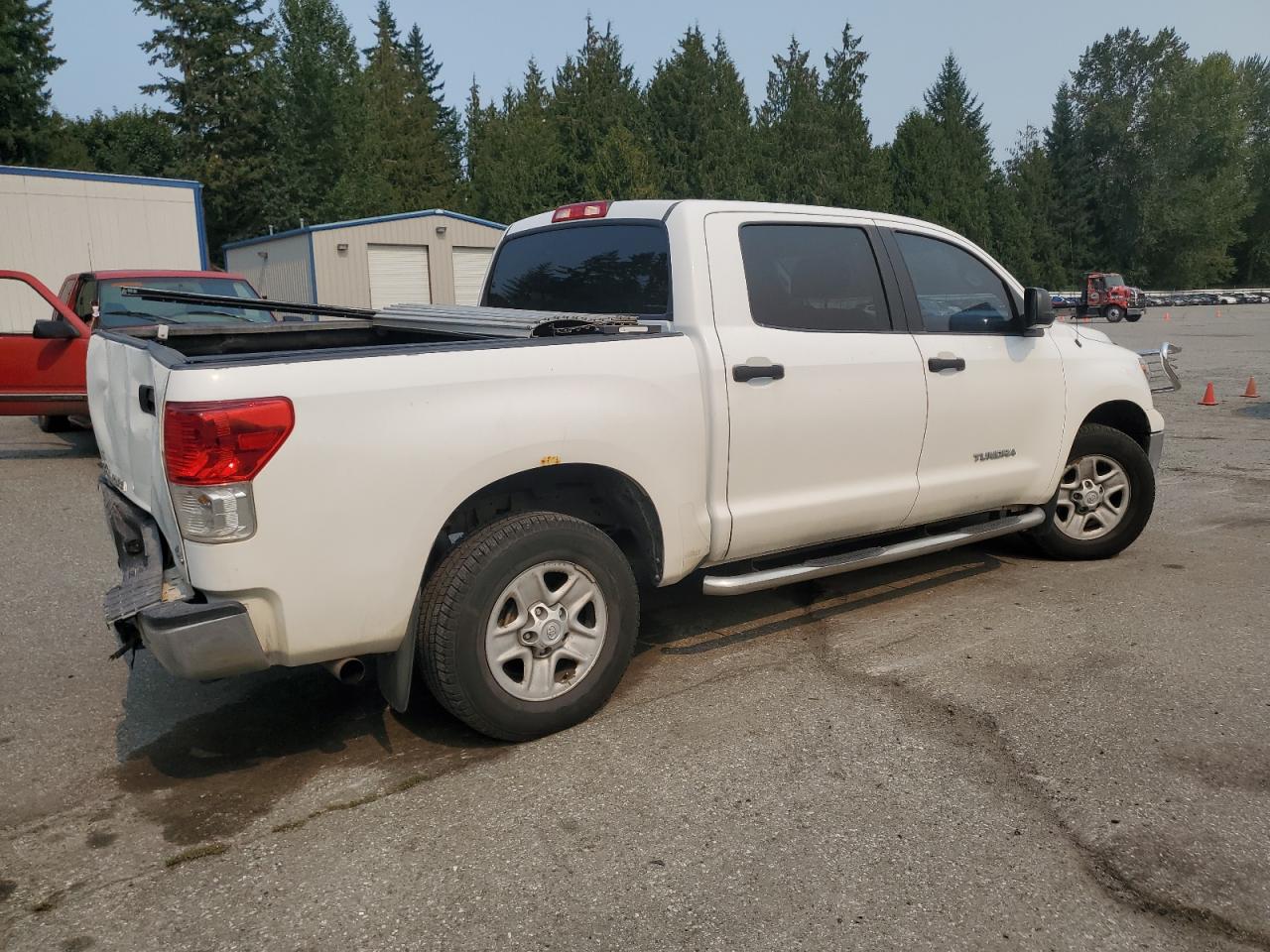 2011 Toyota Tundra Crewmax Sr5 Белый vin: 5TFDM5F1XBX018549
