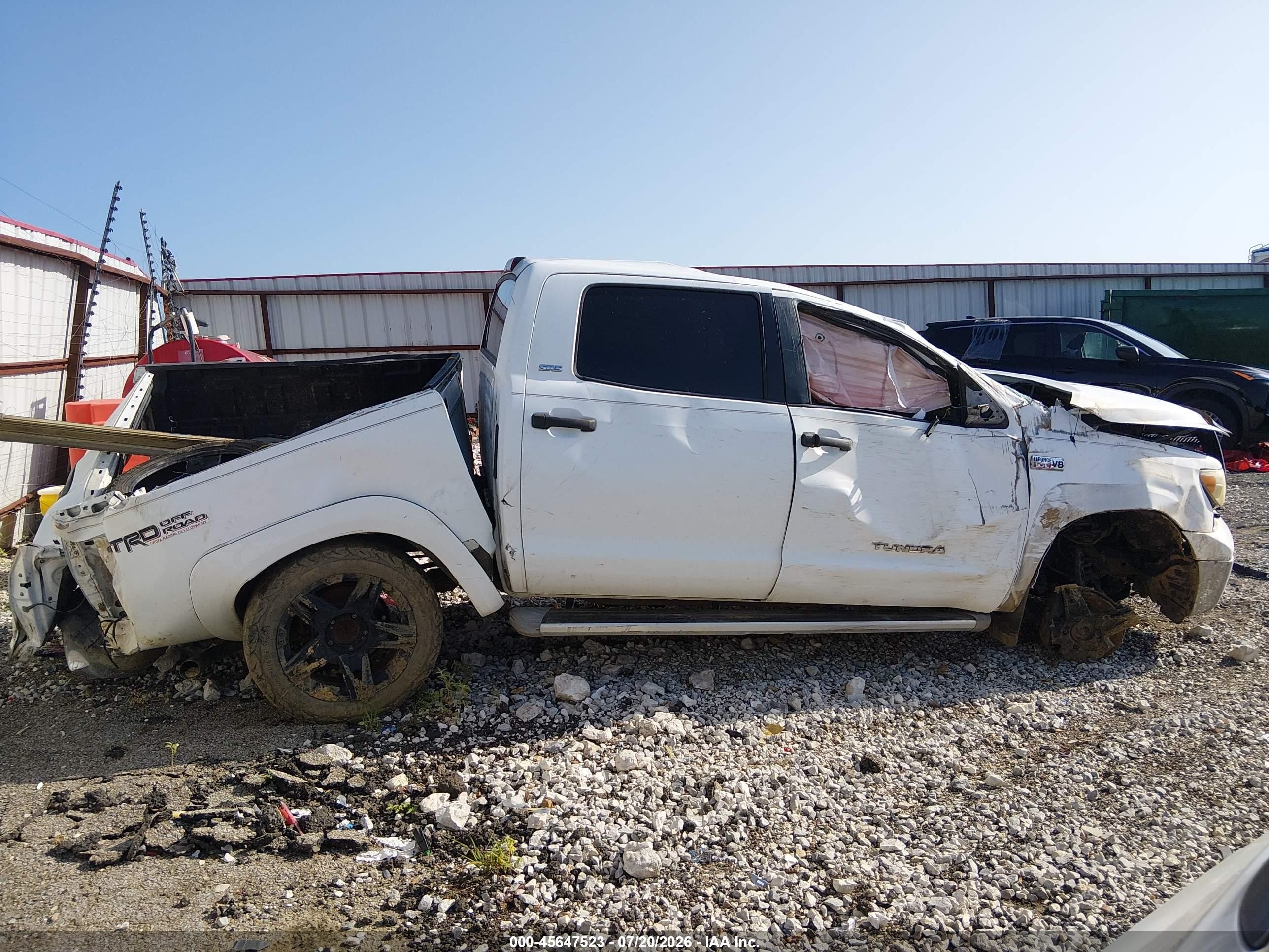 2008 Toyota Tundra Sr5 5.7l V8 White vin: 5TFDV54108X036258