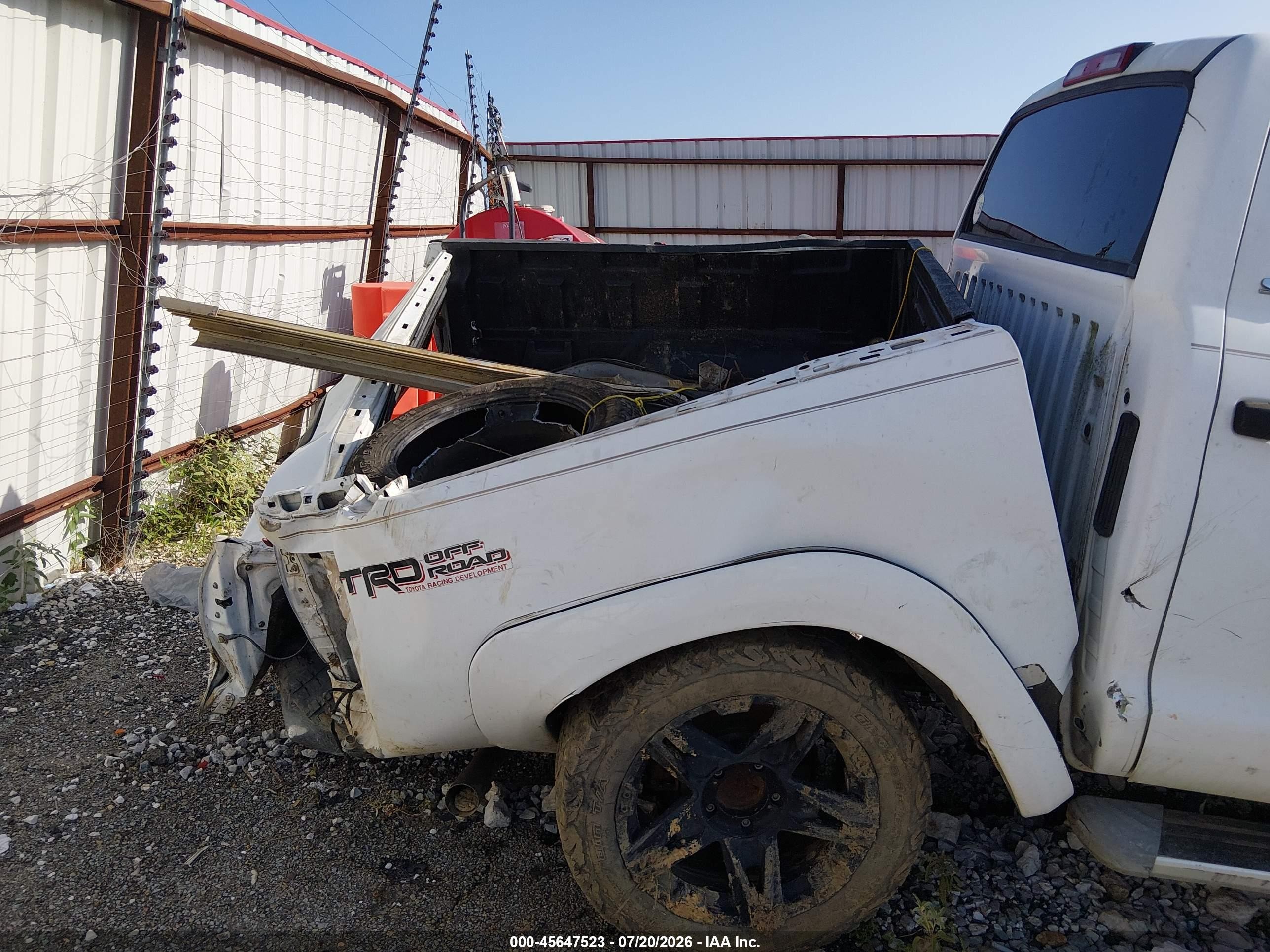 2008 Toyota Tundra Sr5 5.7l V8 White vin: 5TFDV54108X036258