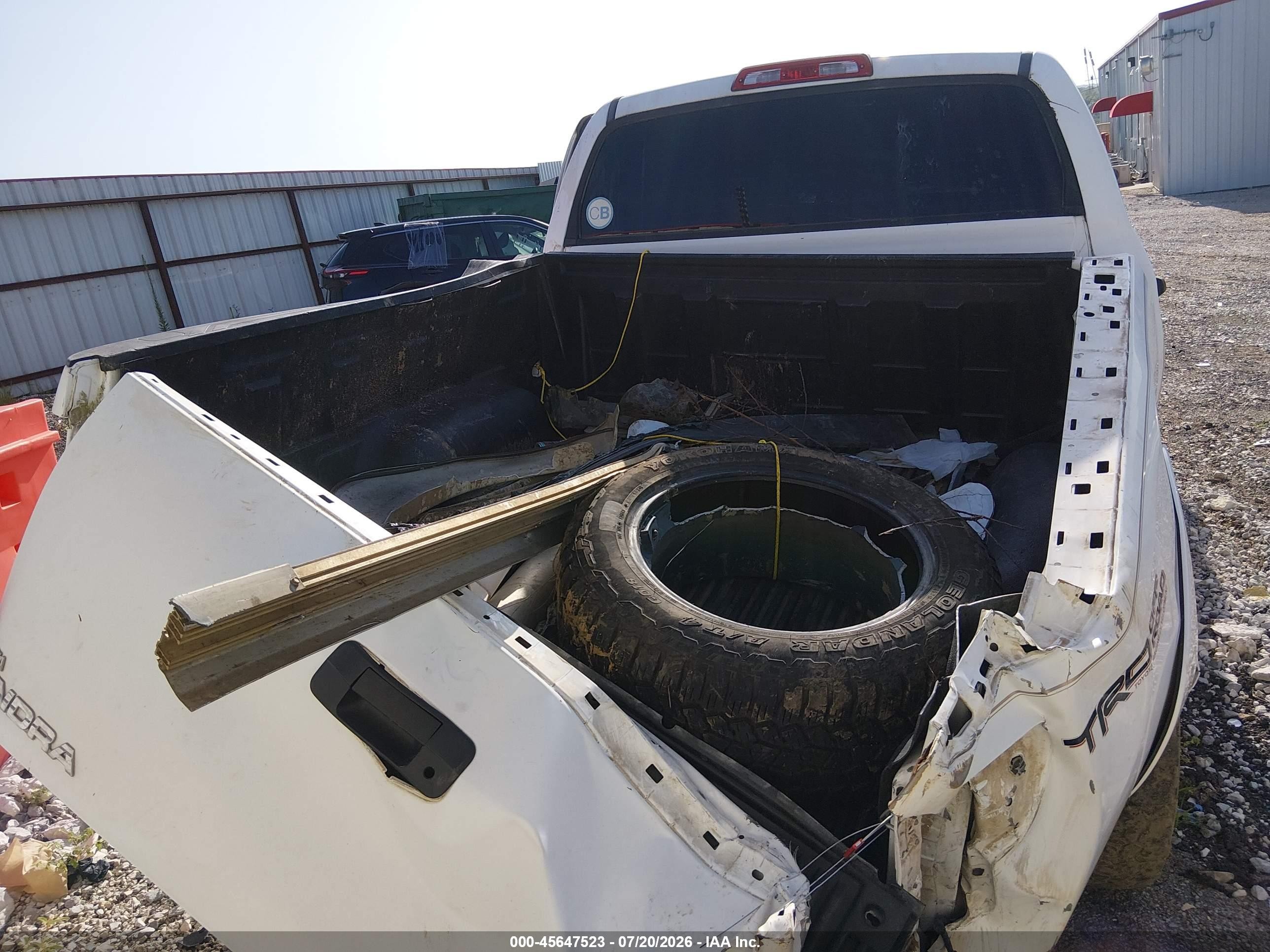 2008 Toyota Tundra Sr5 5.7l V8 White vin: 5TFDV54108X036258
