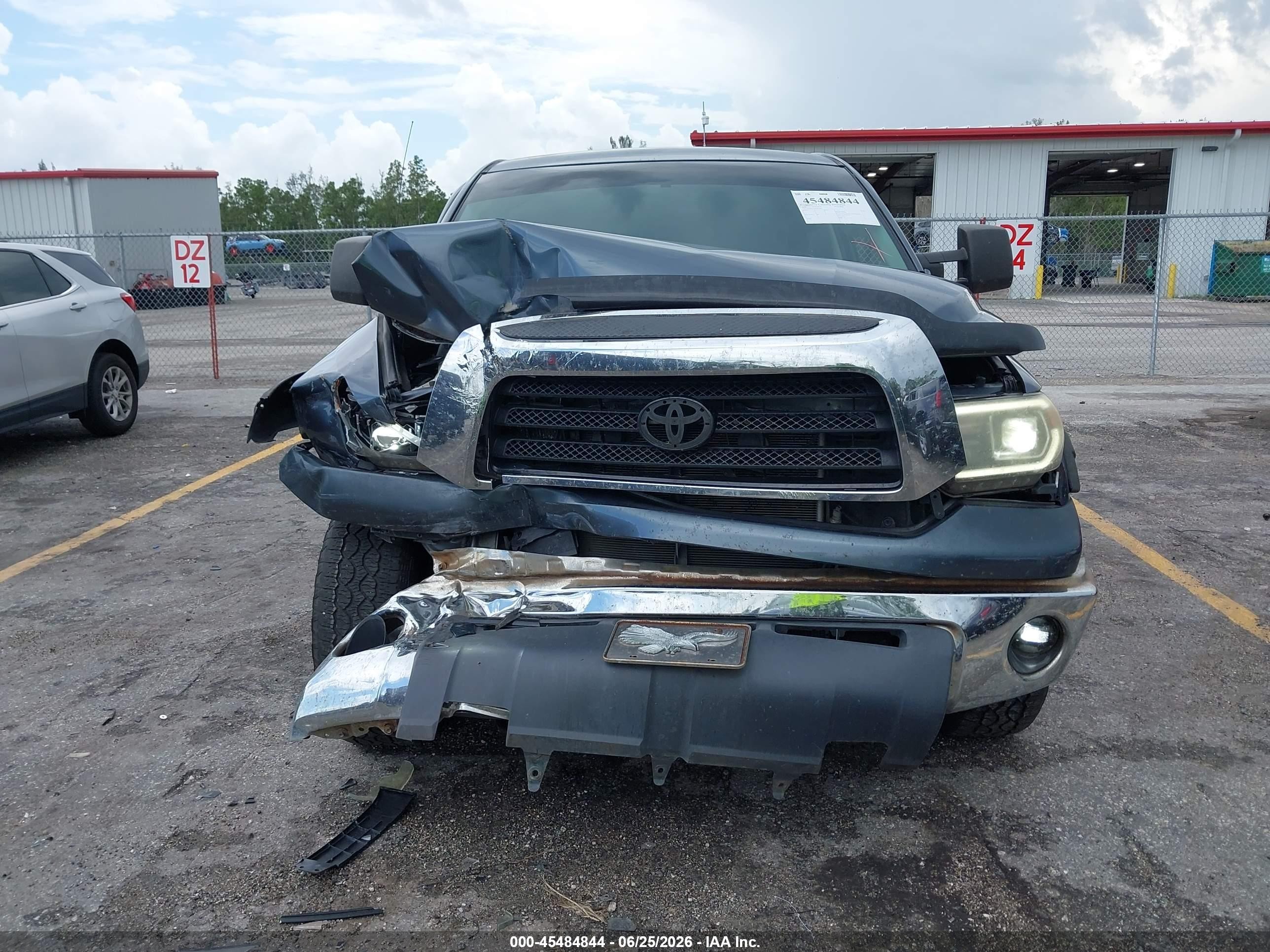 2008 Toyota Tundra Sr5 5.7l V8 Blue vin: 5TFDV54108X055862