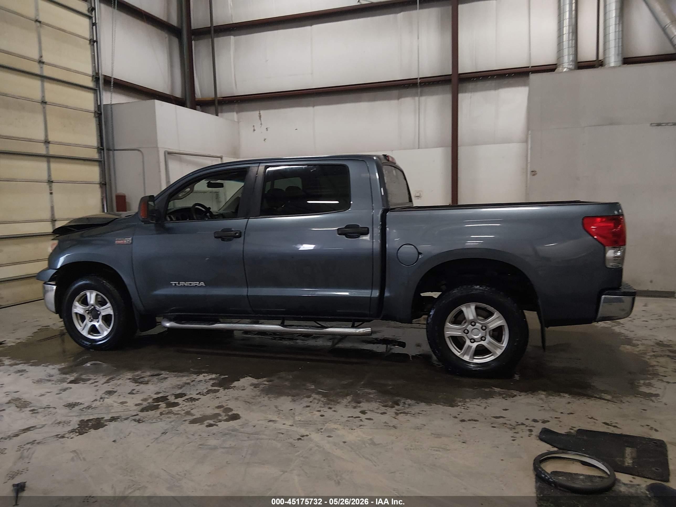 2008 Toyota Tundra Base 5.7l V8 Blue vin: 5TFDV54128X033037