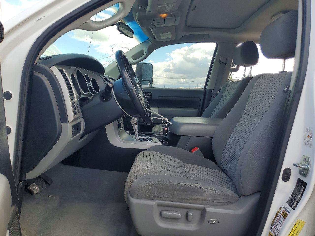 2009 Toyota Tundra Sr5 White vin: 5TFDV54169X087183
