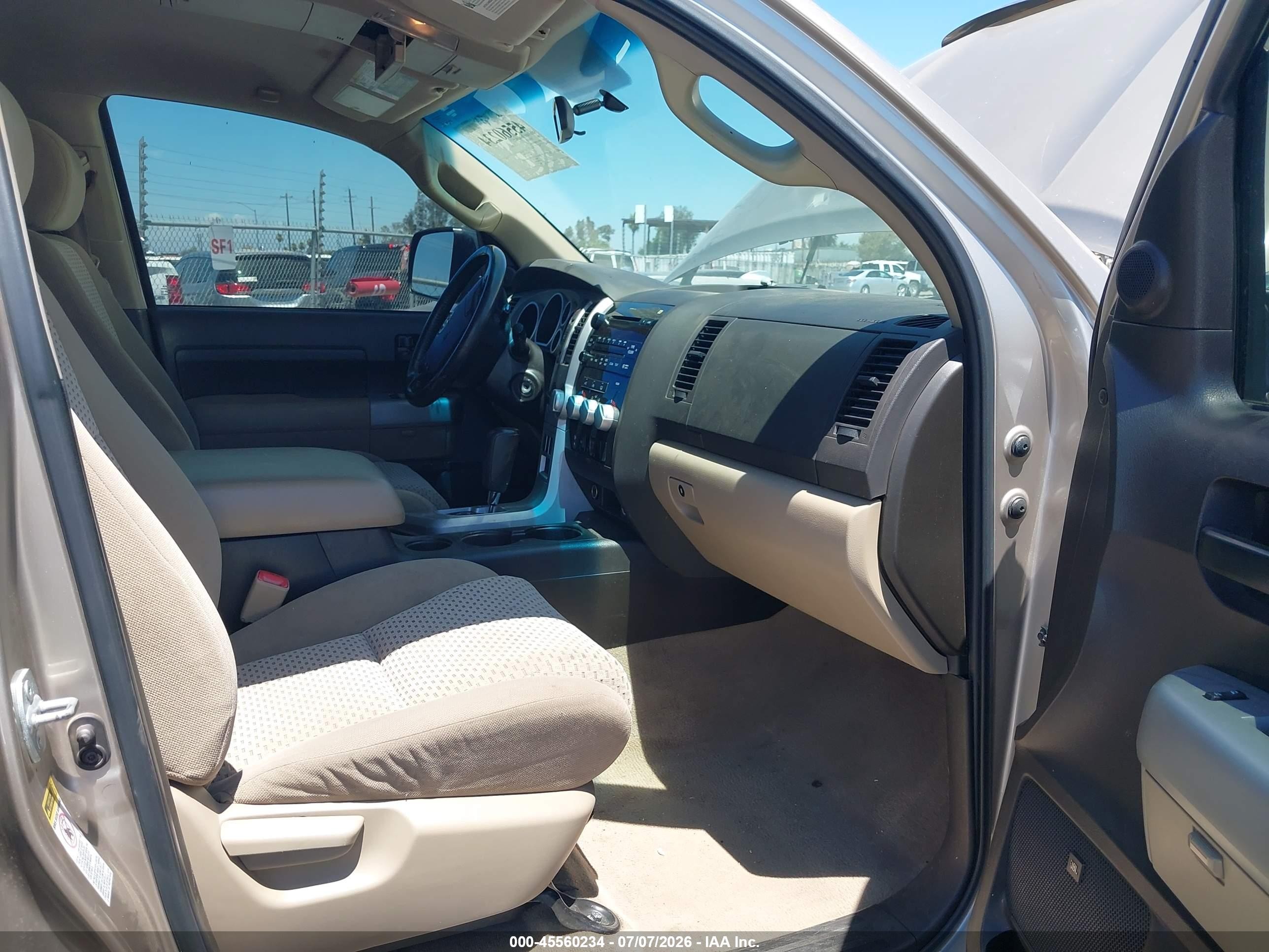 2008 Toyota Tundra Sr5 5.7l V8 Beige vin: 5TFDV54188X038548