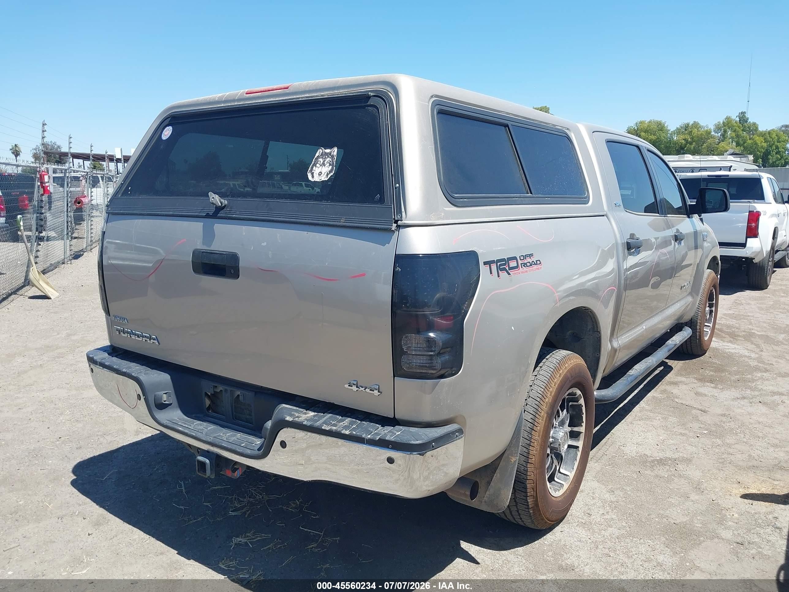 2008 Toyota Tundra Sr5 5.7l V8 Beige vin: 5TFDV54188X038548