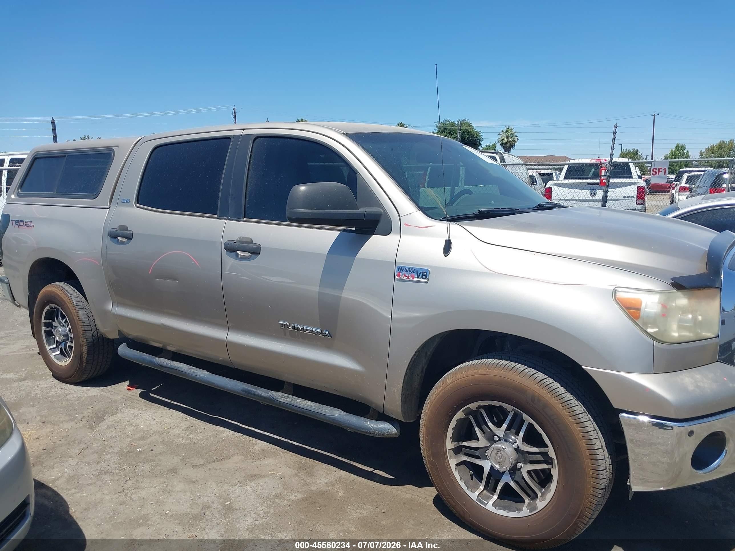 2008 Toyota Tundra Sr5 5.7l V8 Beige vin: 5TFDV54188X038548