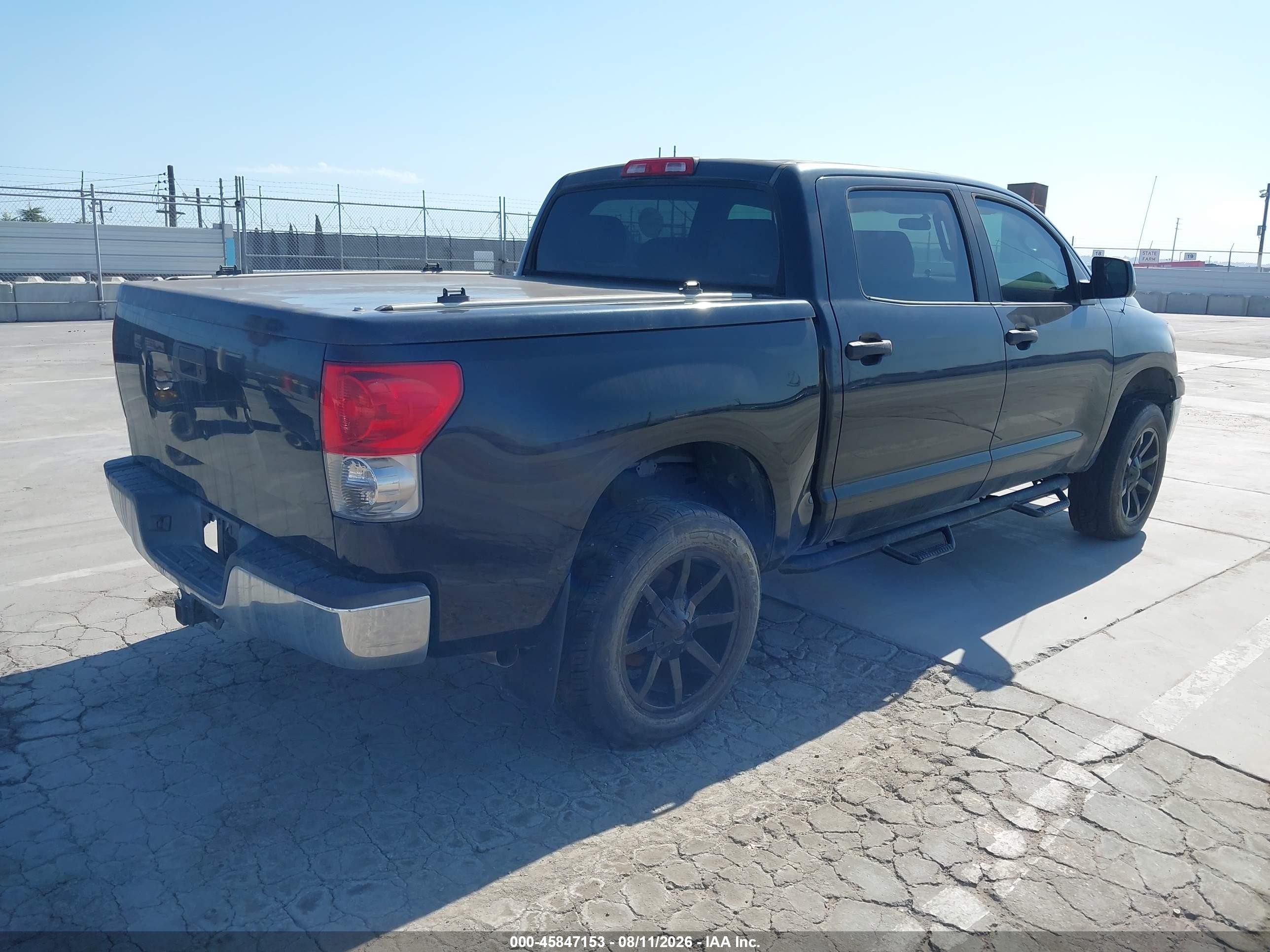 2008 Toyota Tundra Base 5.7l V8 Черный vin: 5TFDV54188X078614