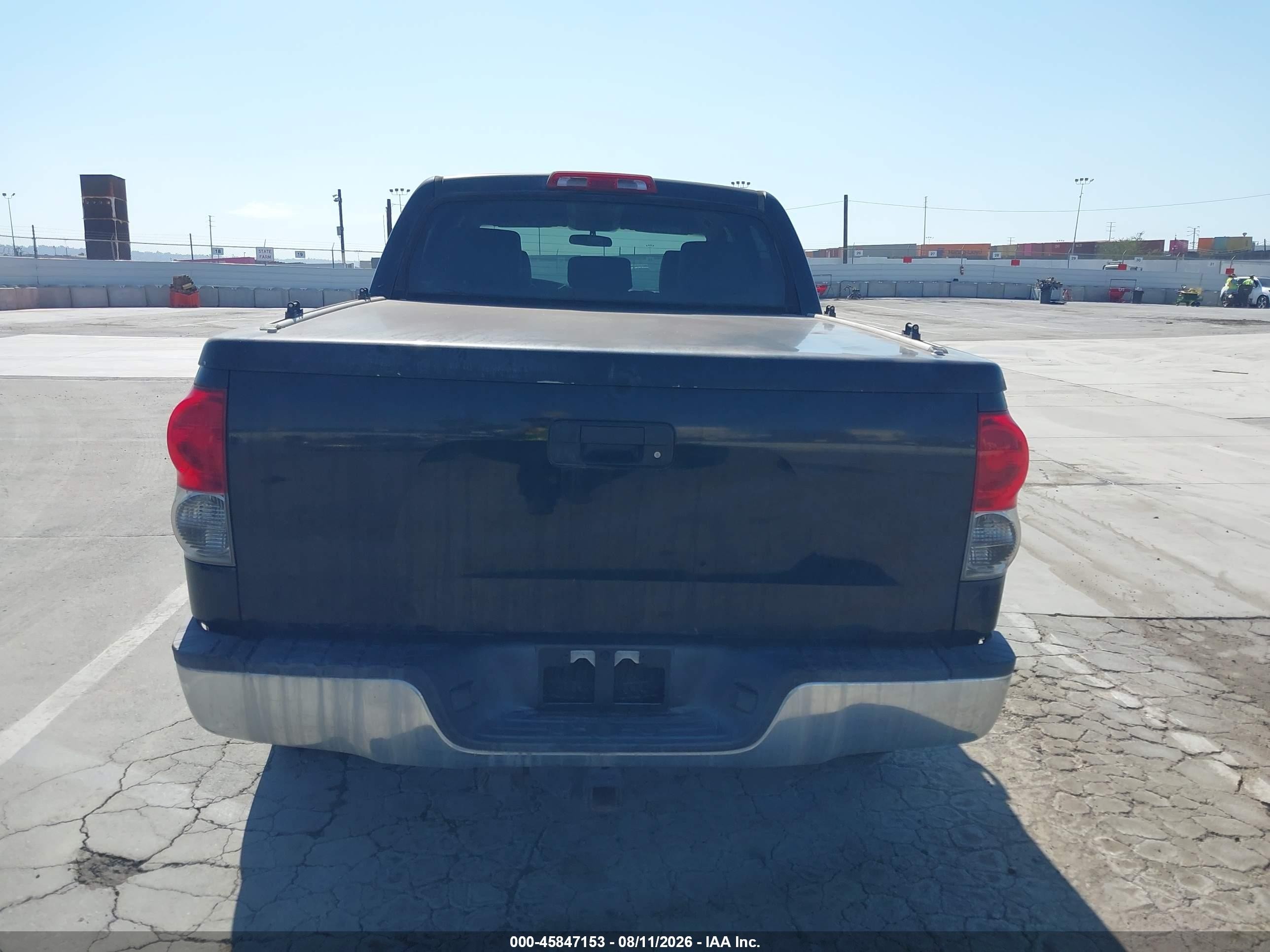 2008 Toyota Tundra Base 5.7l V8 Черный vin: 5TFDV54188X078614