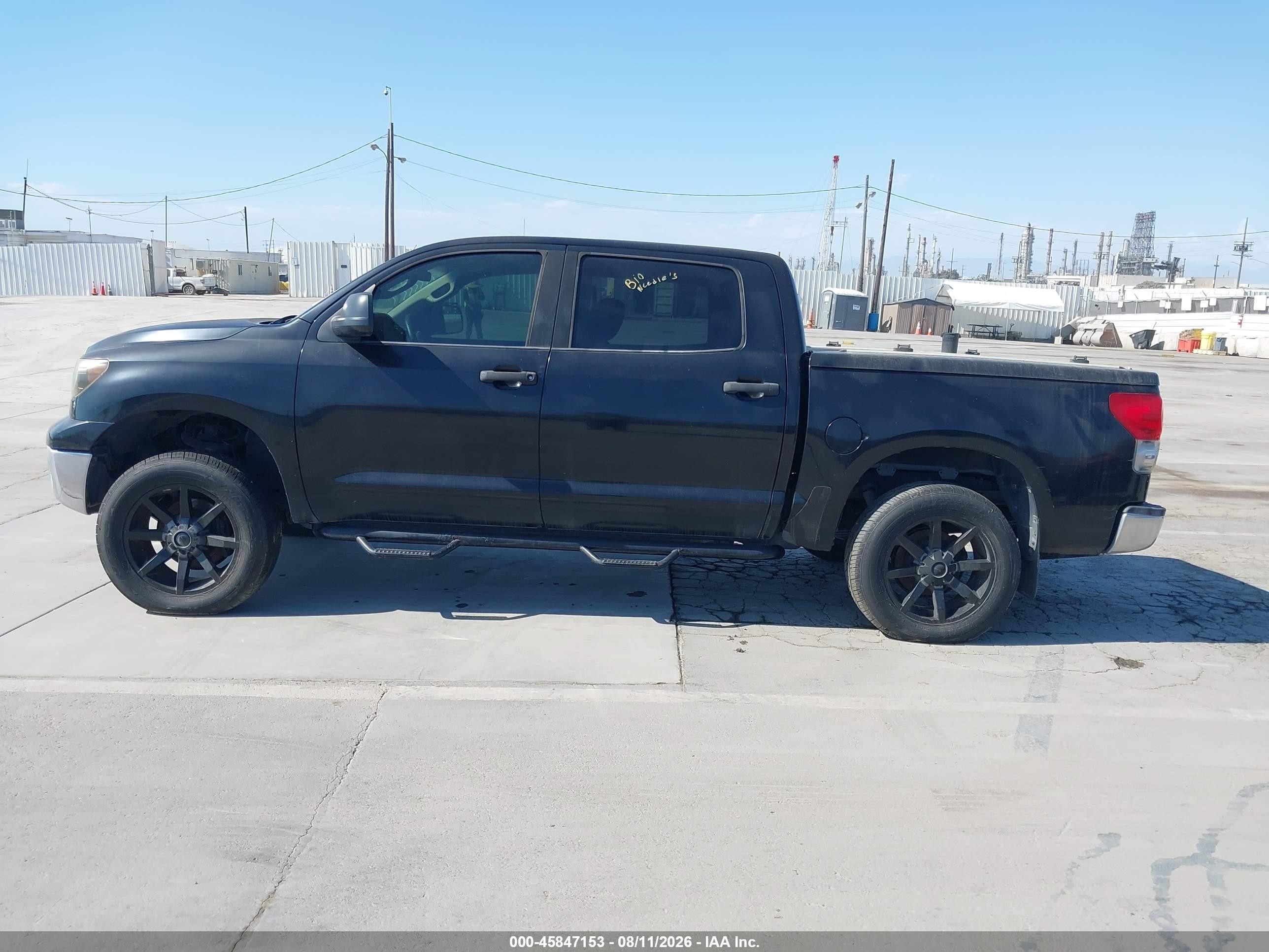 2008 Toyota Tundra Base 5.7l V8 Черный vin: 5TFDV54188X078614