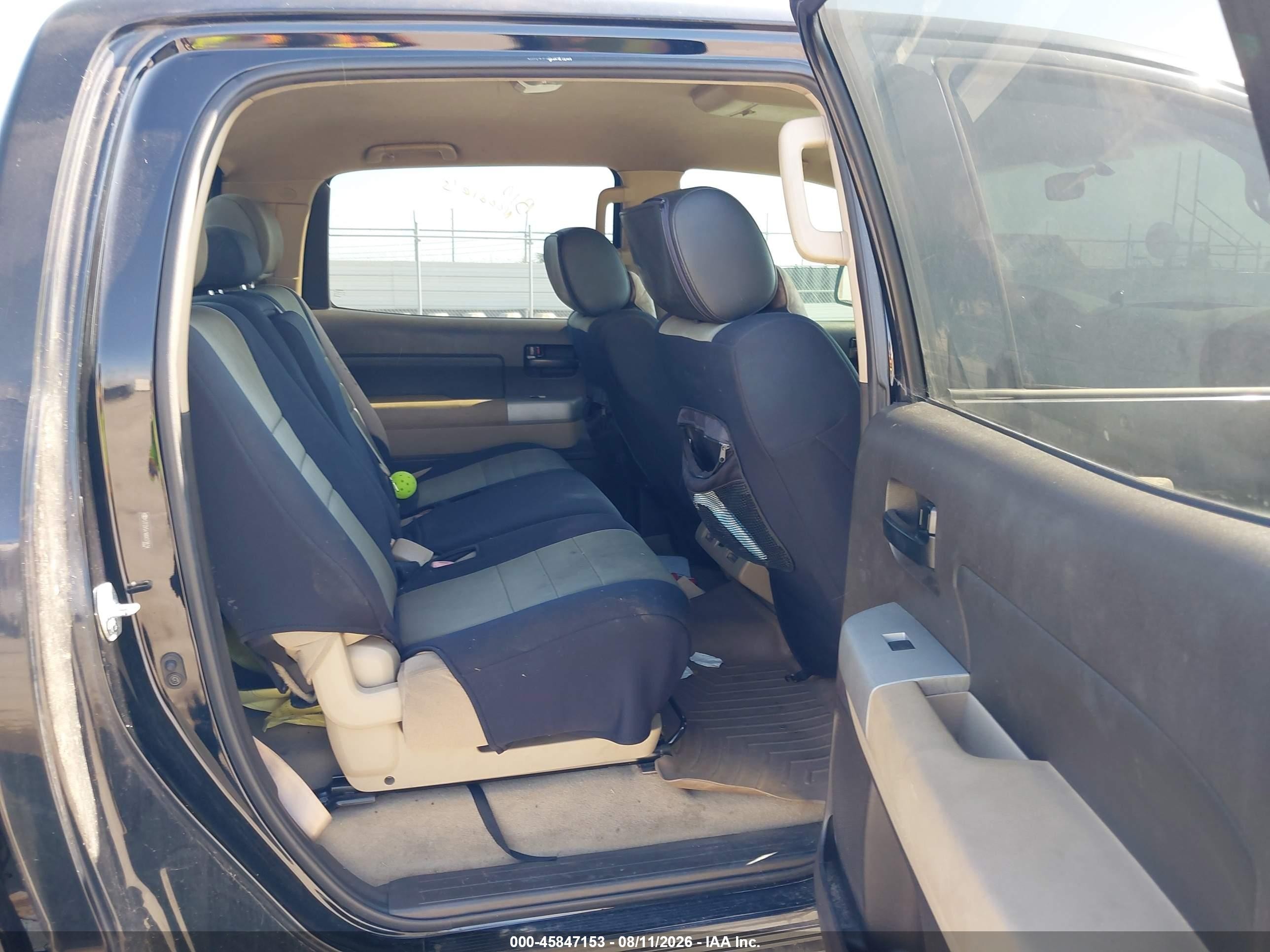2008 Toyota Tundra Base 5.7l V8 Черный vin: 5TFDV54188X078614