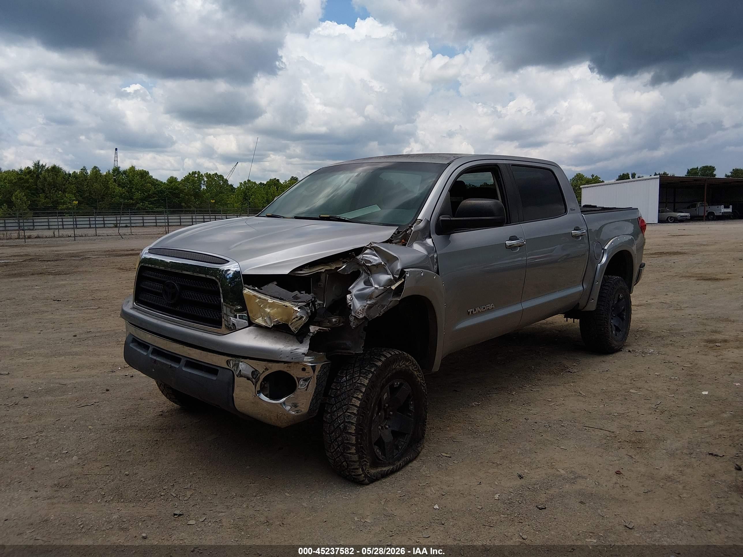 2008 Toyota Tundra Sr5 5.7l V8 Silver vin: 5TFDV54198X056329