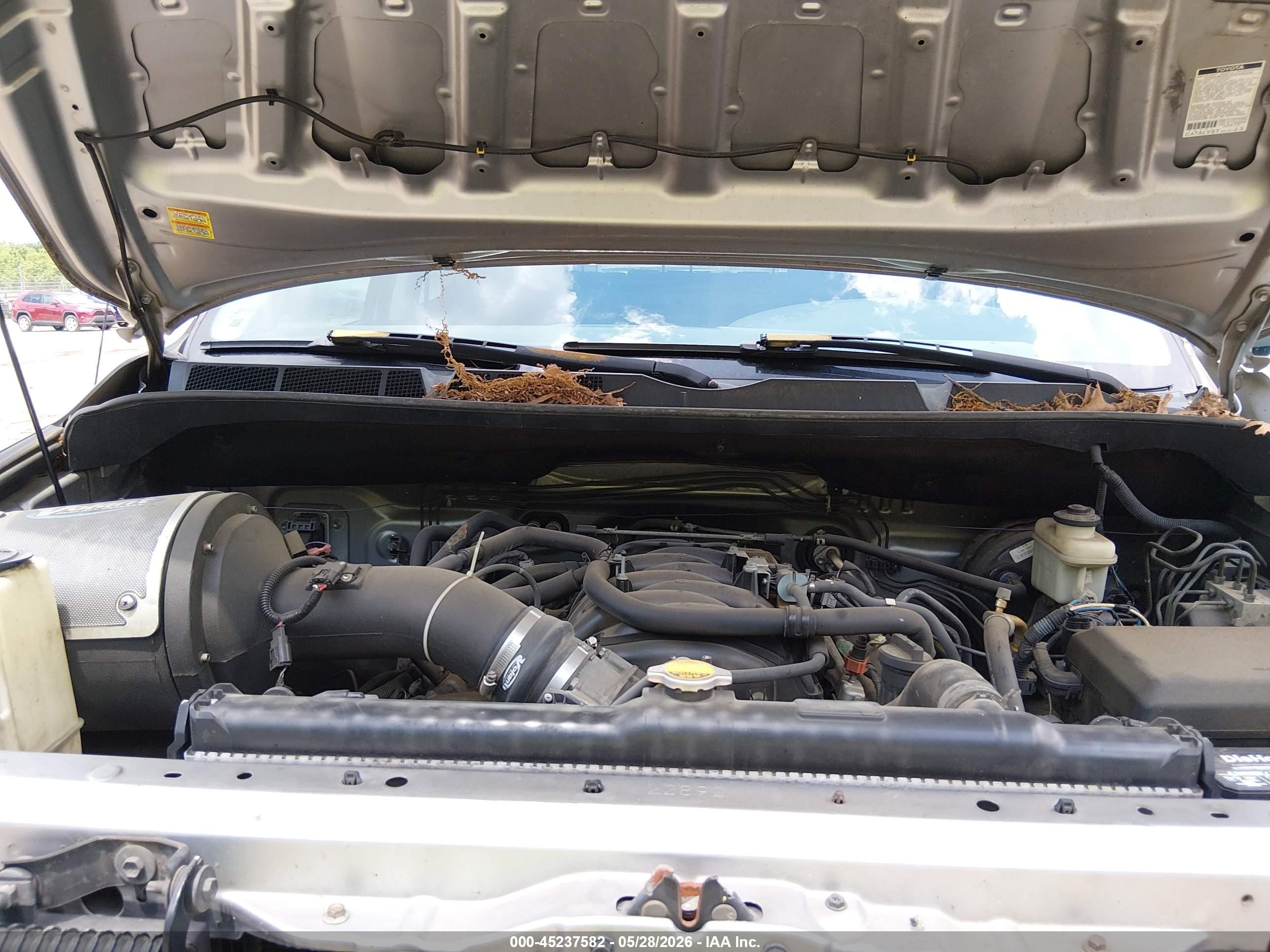 2008 Toyota Tundra Sr5 5.7l V8 Silver vin: 5TFDV54198X056329