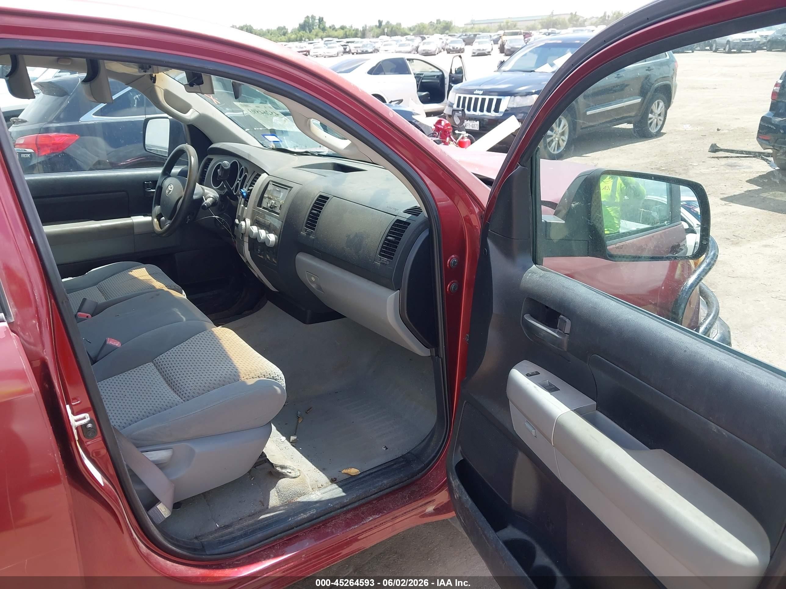 2007 Toyota Tundra Sr5 5.7l V8 Red vin: 5TFDV541X7X030045