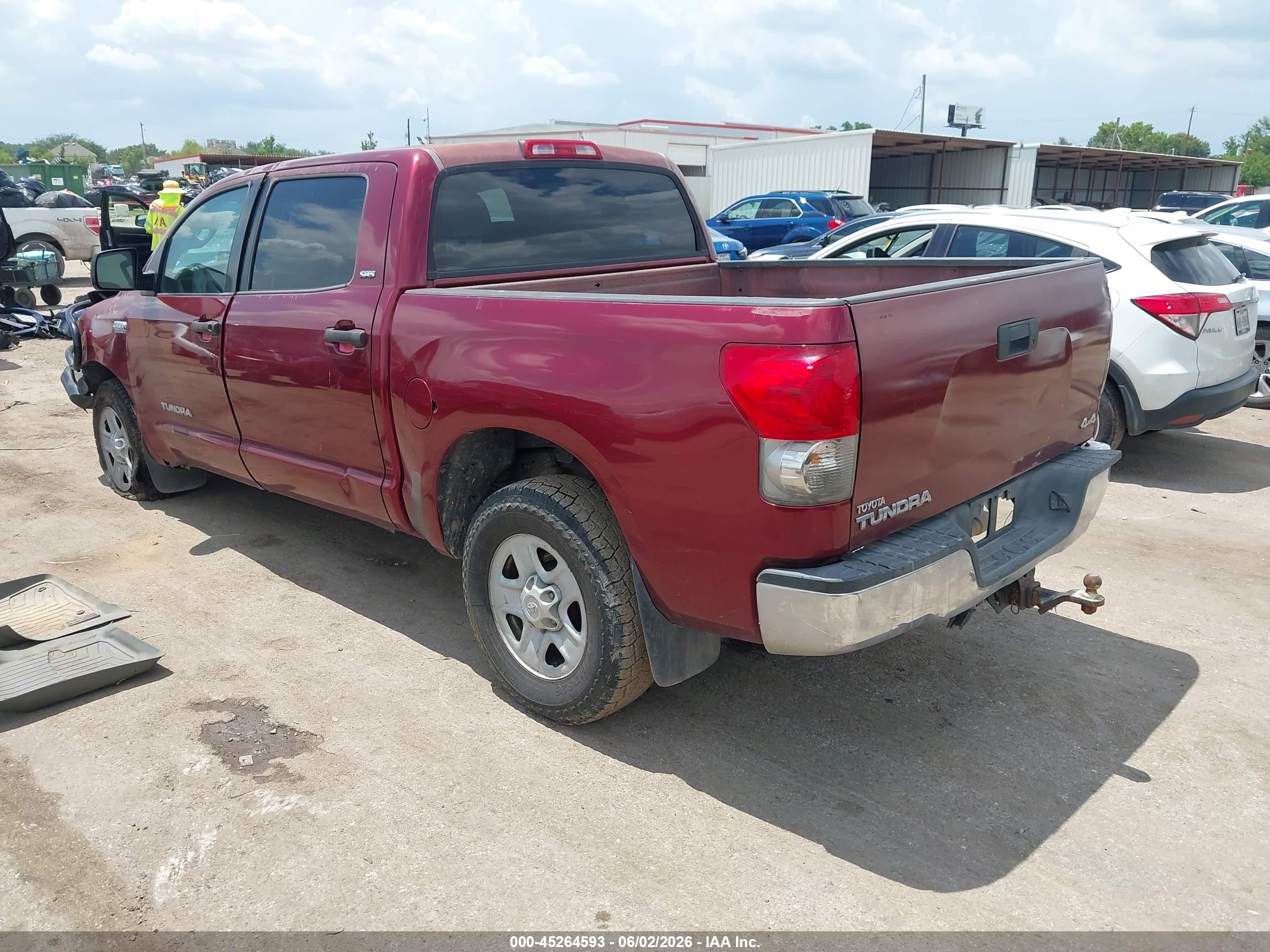 2007 Toyota Tundra Sr5 5.7l V8 Red vin: 5TFDV541X7X030045