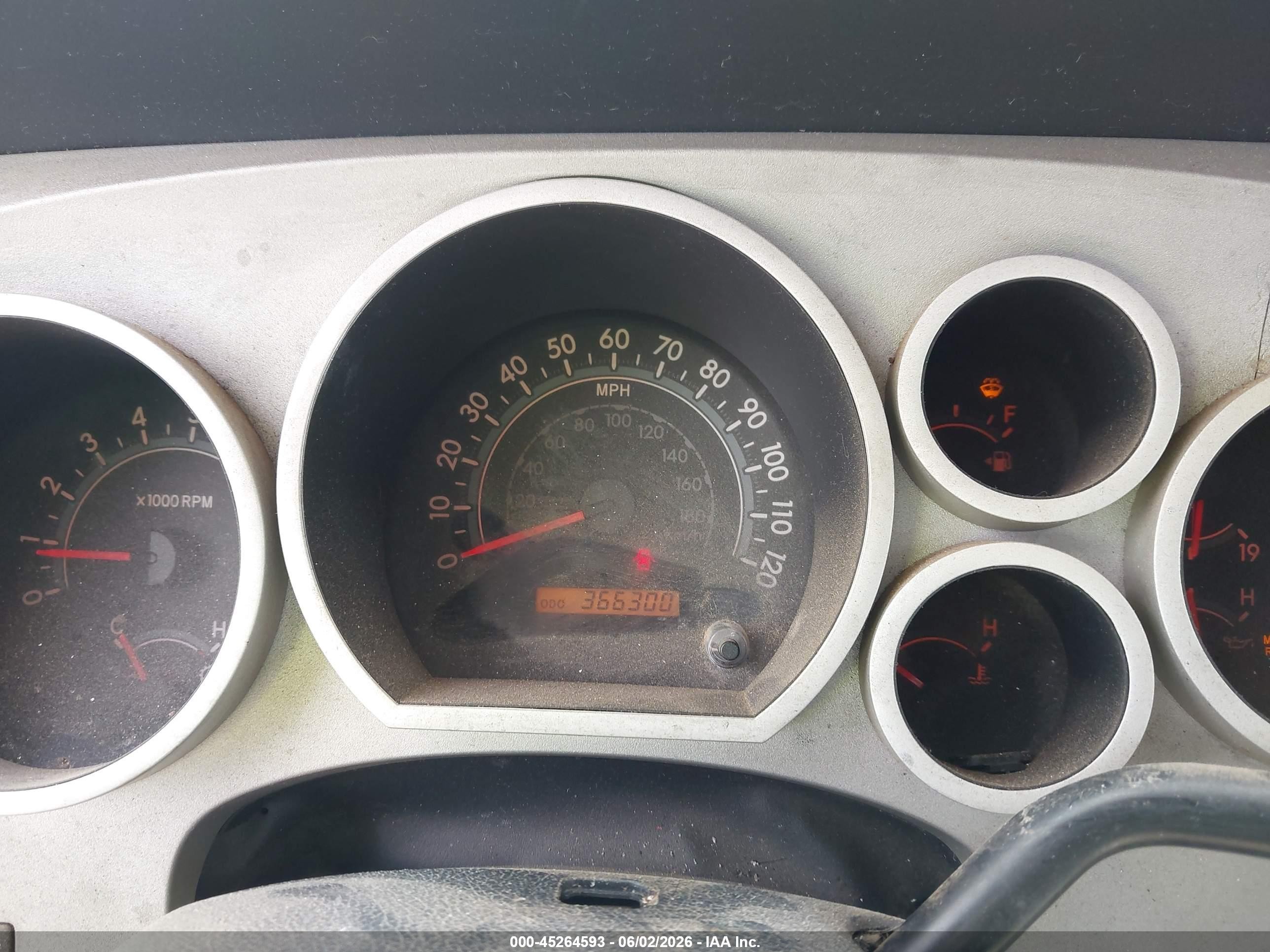 2007 Toyota Tundra Sr5 5.7l V8 Red vin: 5TFDV541X7X030045