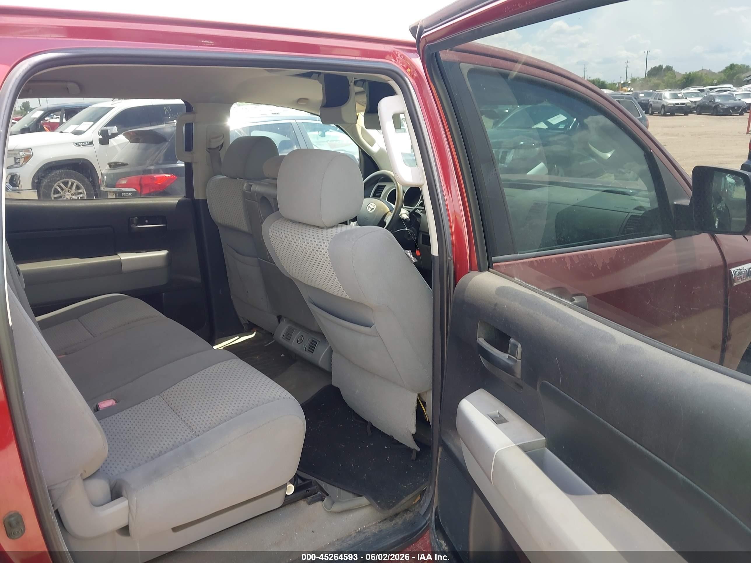2007 Toyota Tundra Sr5 5.7l V8 Red vin: 5TFDV541X7X030045