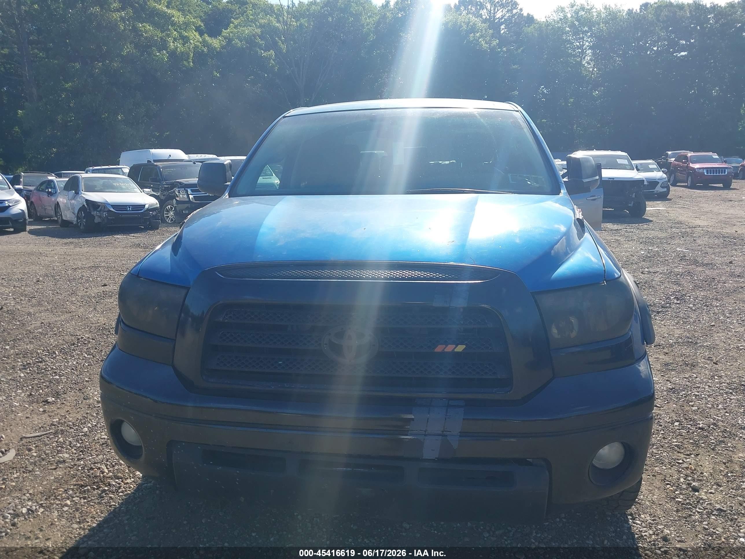 2008 Toyota Tundra Sr5 5.7l V8 Синий vin: 5TFDV541X8X054086