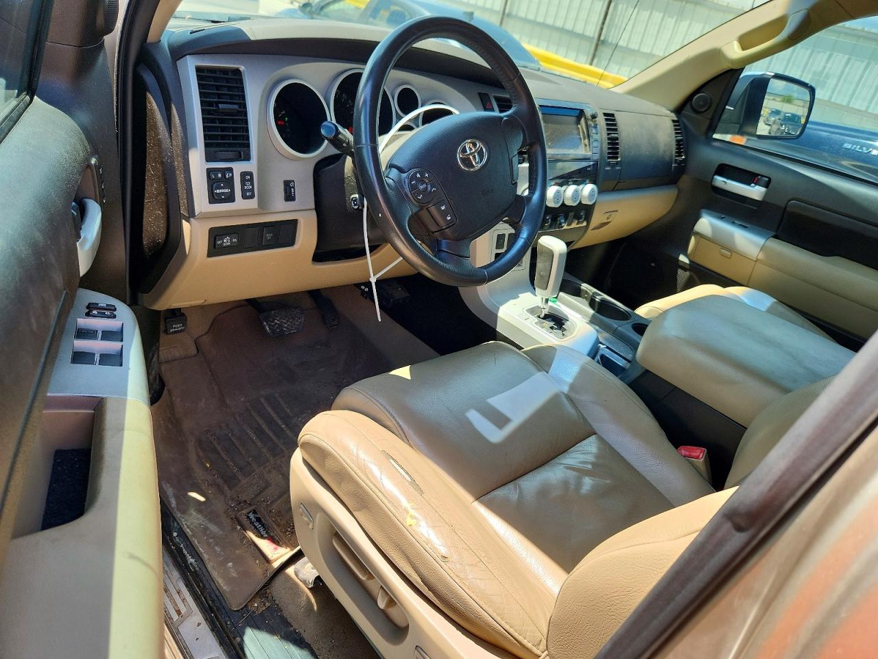 2008 Toyota Tundra Crewmax Limited Beige vin: 5TFDV58128X044467