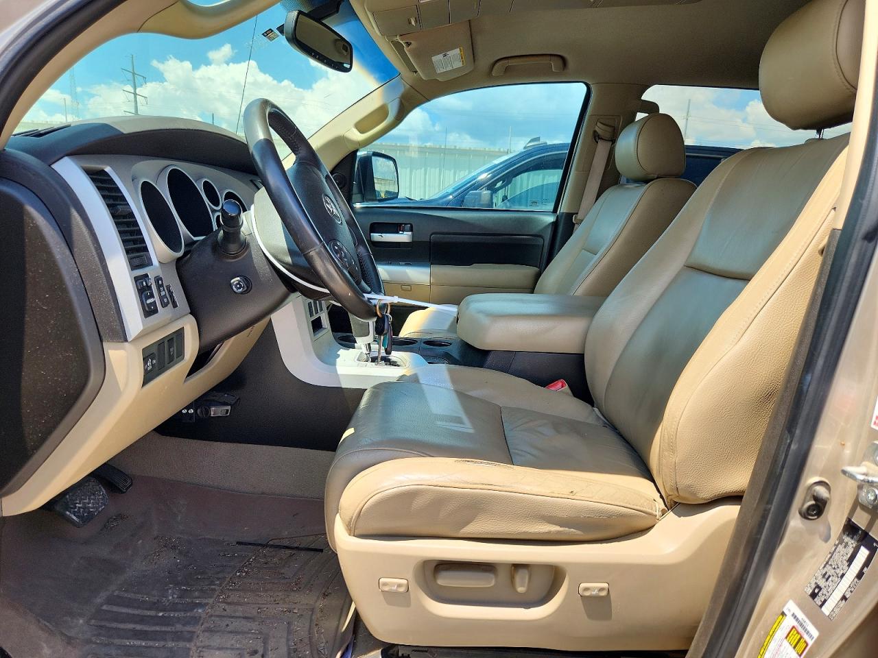 2008 Toyota Tundra Crewmax Limited Beige vin: 5TFDV58128X044467