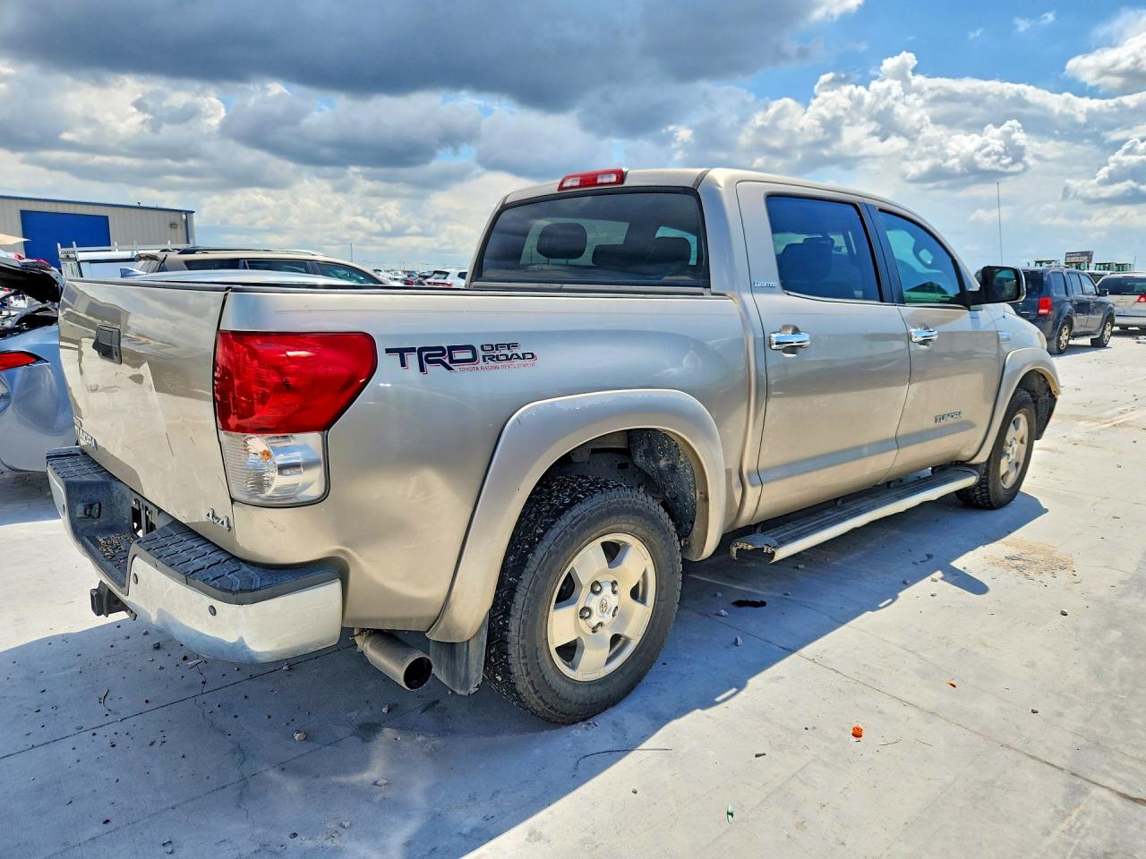2008 Toyota Tundra Crewmax Limited Beige vin: 5TFDV58128X044467