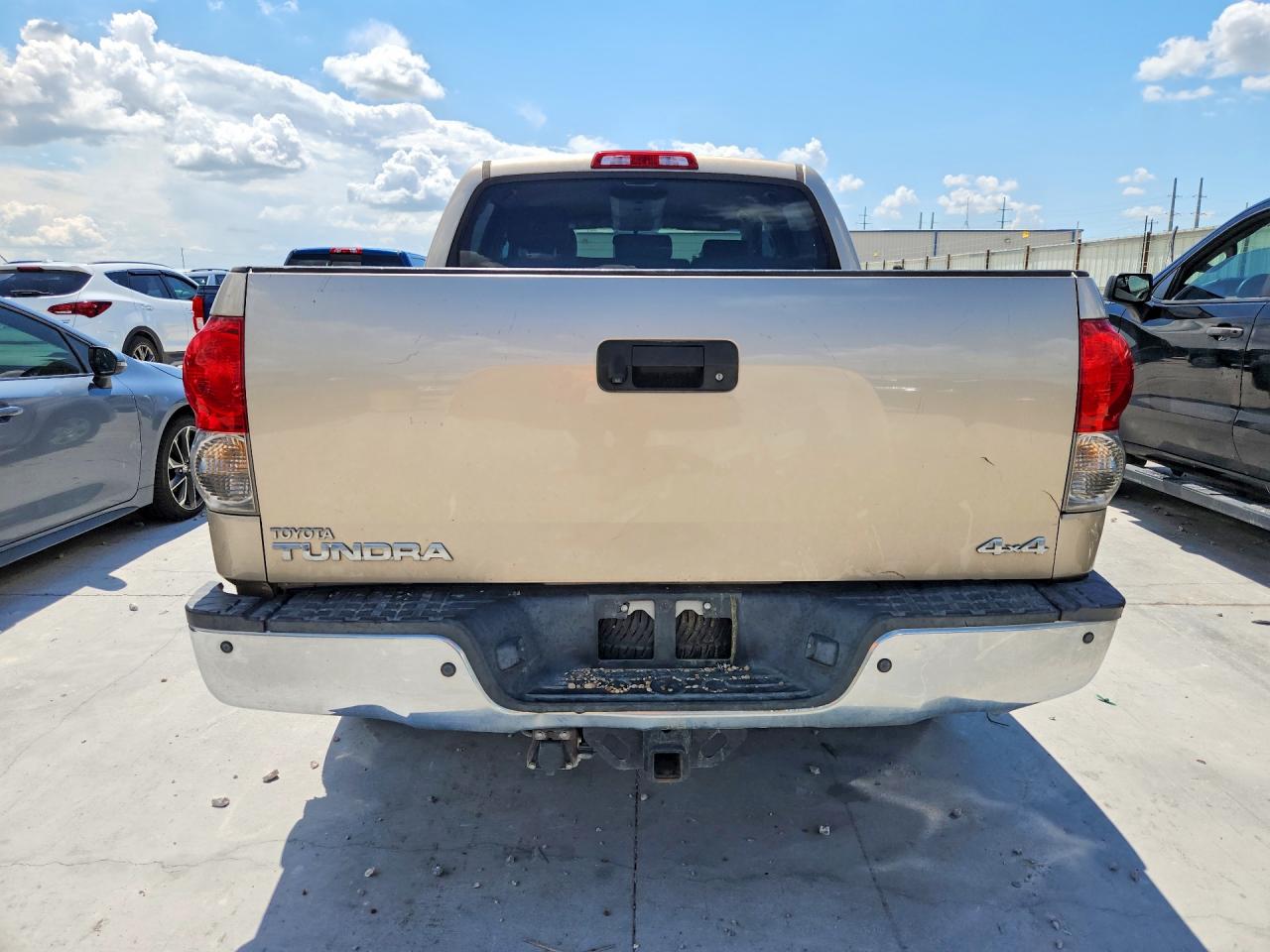 2008 Toyota Tundra Crewmax Limited Beige vin: 5TFDV58128X044467