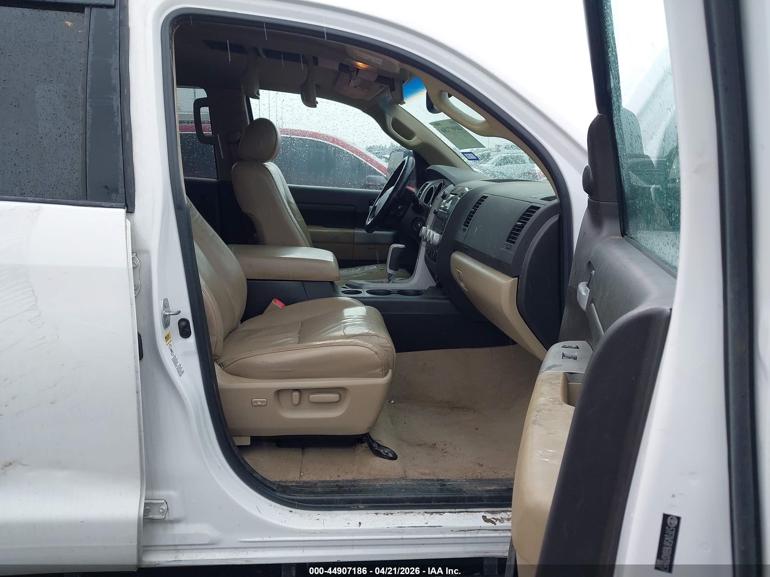 2008 Toyota Tundra Limited 5.7l V8 White vin: 5TFDV58168X070957