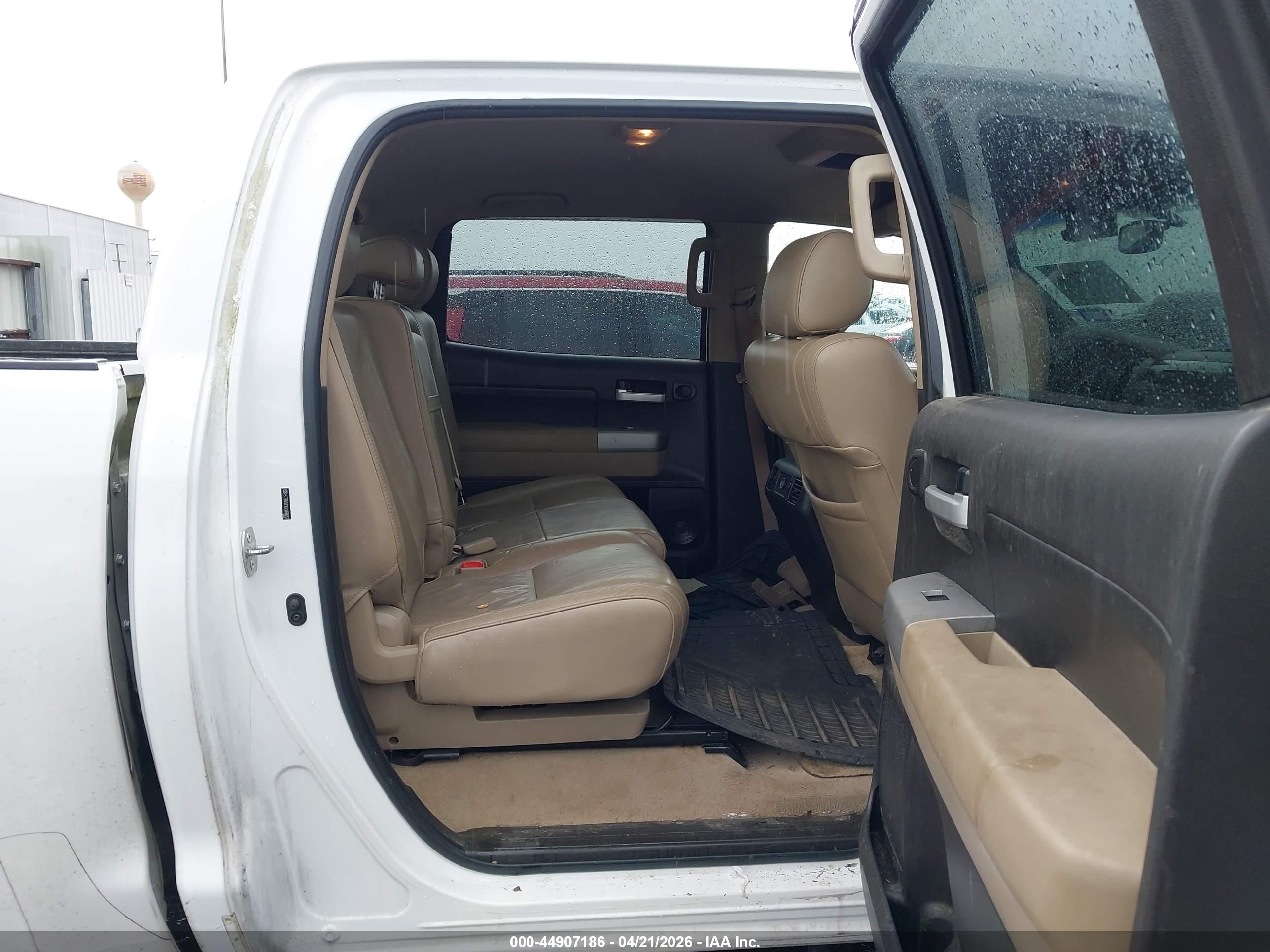 2008 Toyota Tundra Limited 5.7l V8 White vin: 5TFDV58168X070957