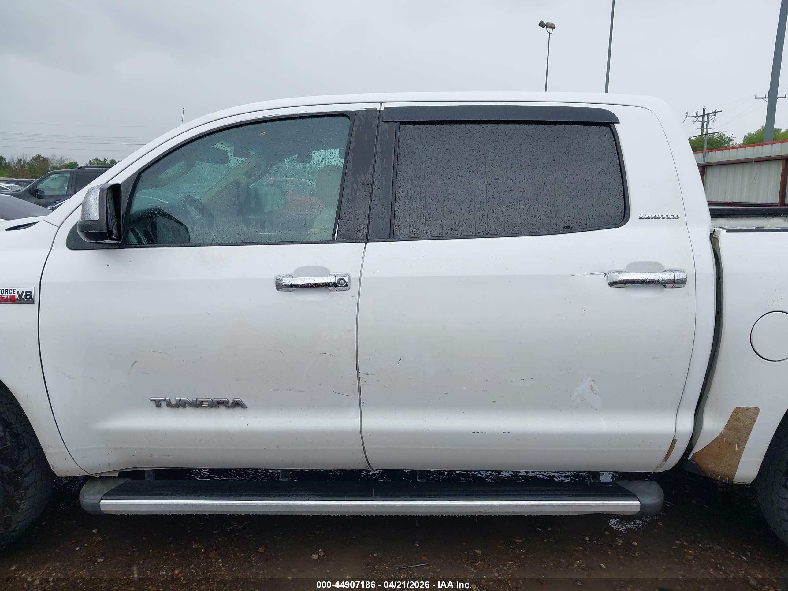 2008 Toyota Tundra Limited 5.7l V8 White vin: 5TFDV58168X070957