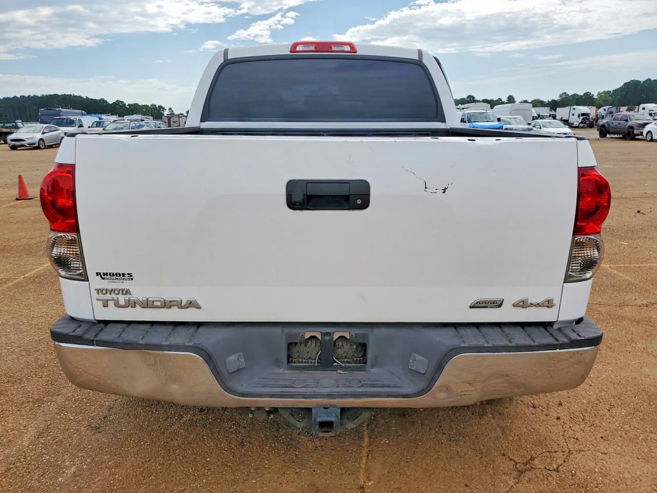 2009 Toyota Tundra Sr5 White vin: 5TFDW54189X088963