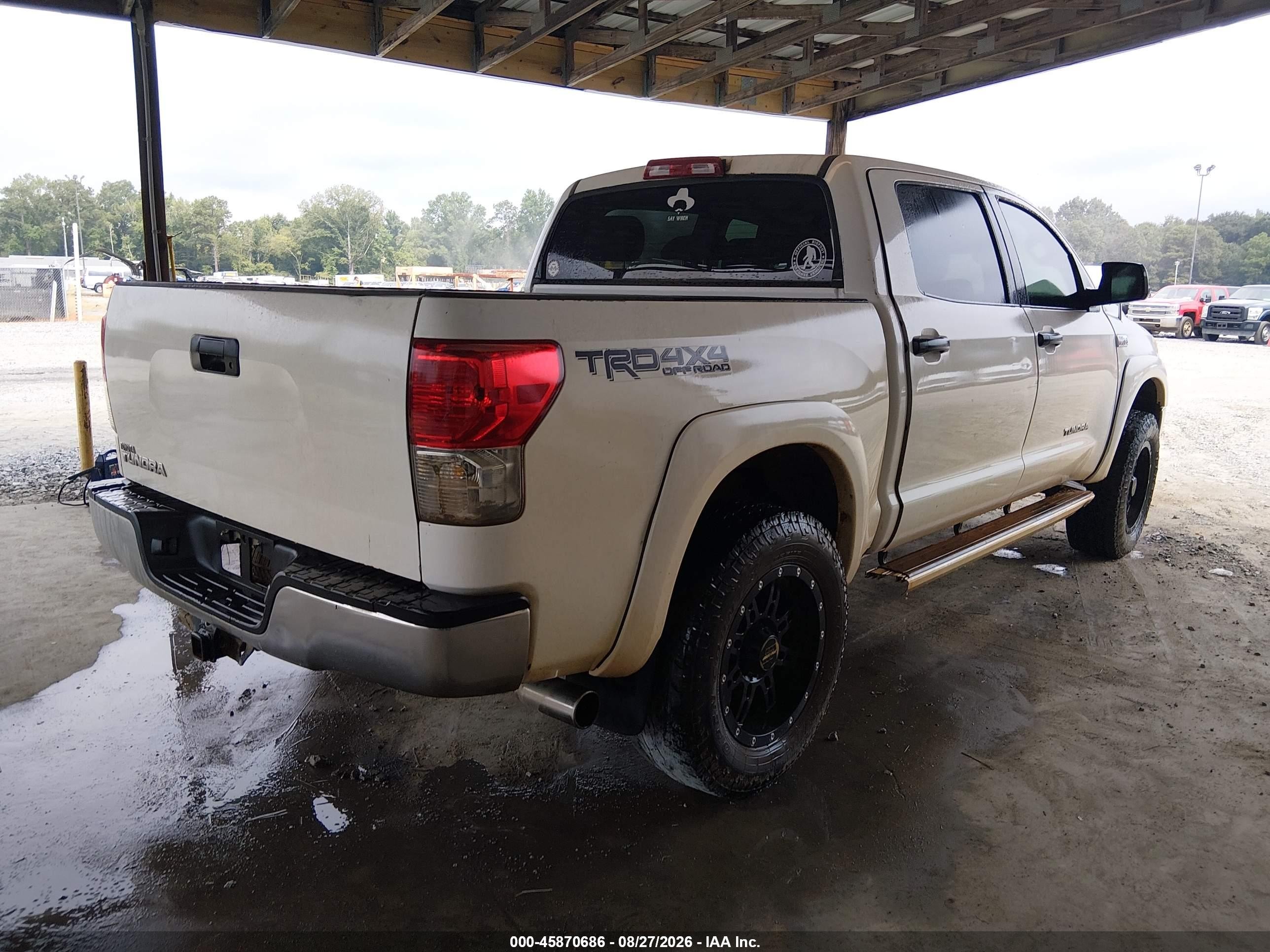 2011 Toyota Tundra Grade 5.7l V8 White vin: 5TFDW5F10BX181088