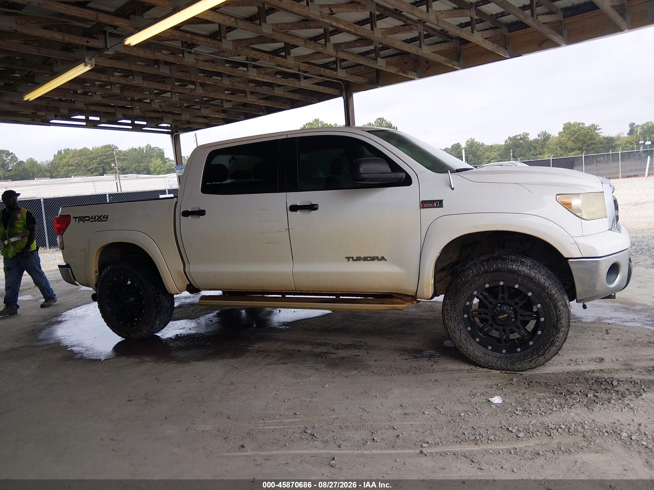 2011 Toyota Tundra Grade 5.7l V8 White vin: 5TFDW5F10BX181088