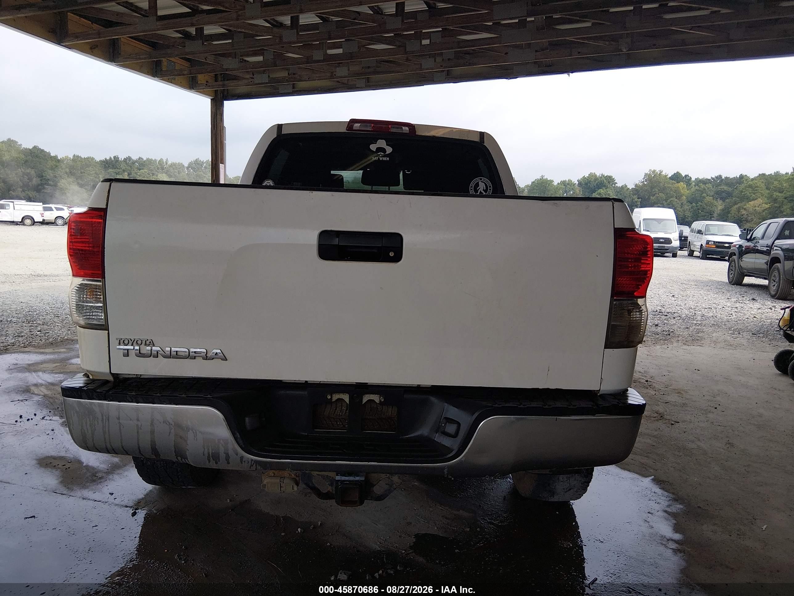 2011 Toyota Tundra Grade 5.7l V8 White vin: 5TFDW5F10BX181088