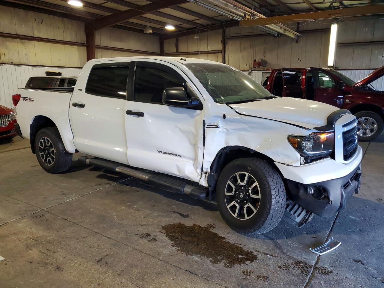 2013 Toyota Tundra Crewmax Sr5 White vin: 5TFDW5F10DX315195