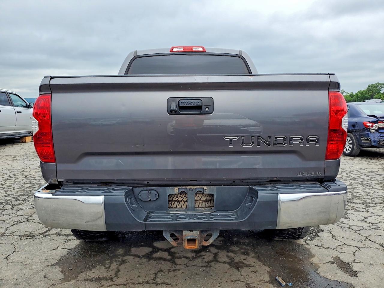2014 Toyota Tundra Crewmax Sr5 Угольный vin: 5TFDW5F10EX373213