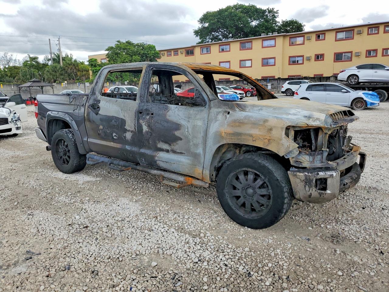 2014 Toyota Tundra Sr5 Burn vin: 5TFDW5F10EX380419