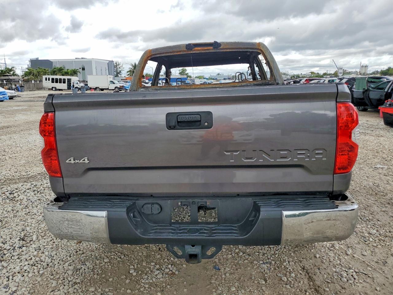 2014 Toyota Tundra Sr5 Burn vin: 5TFDW5F10EX380419