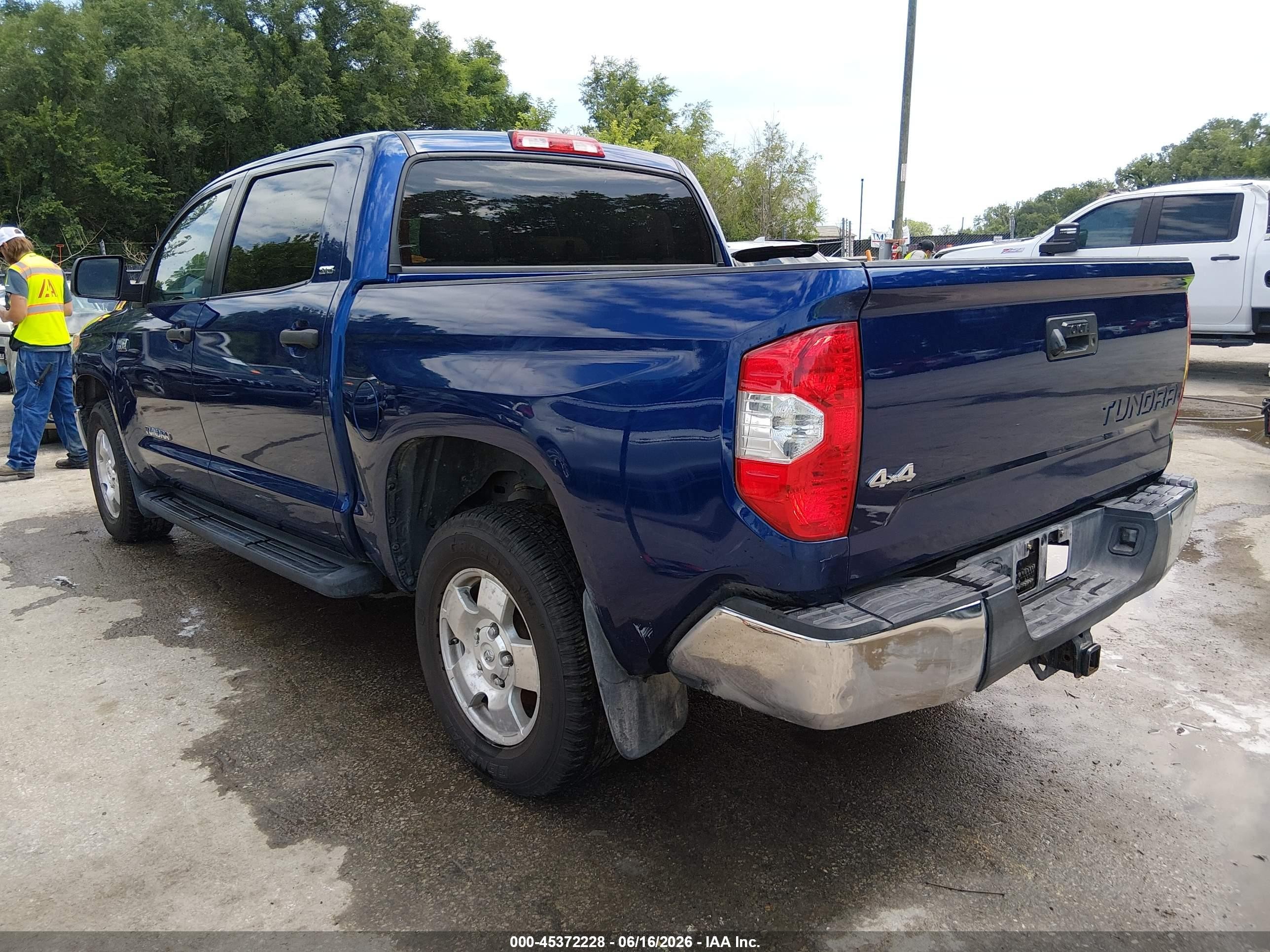 2014 Toyota Tundra Sr5 5.7l V8 Blue vin: 5TFDW5F10EX395115