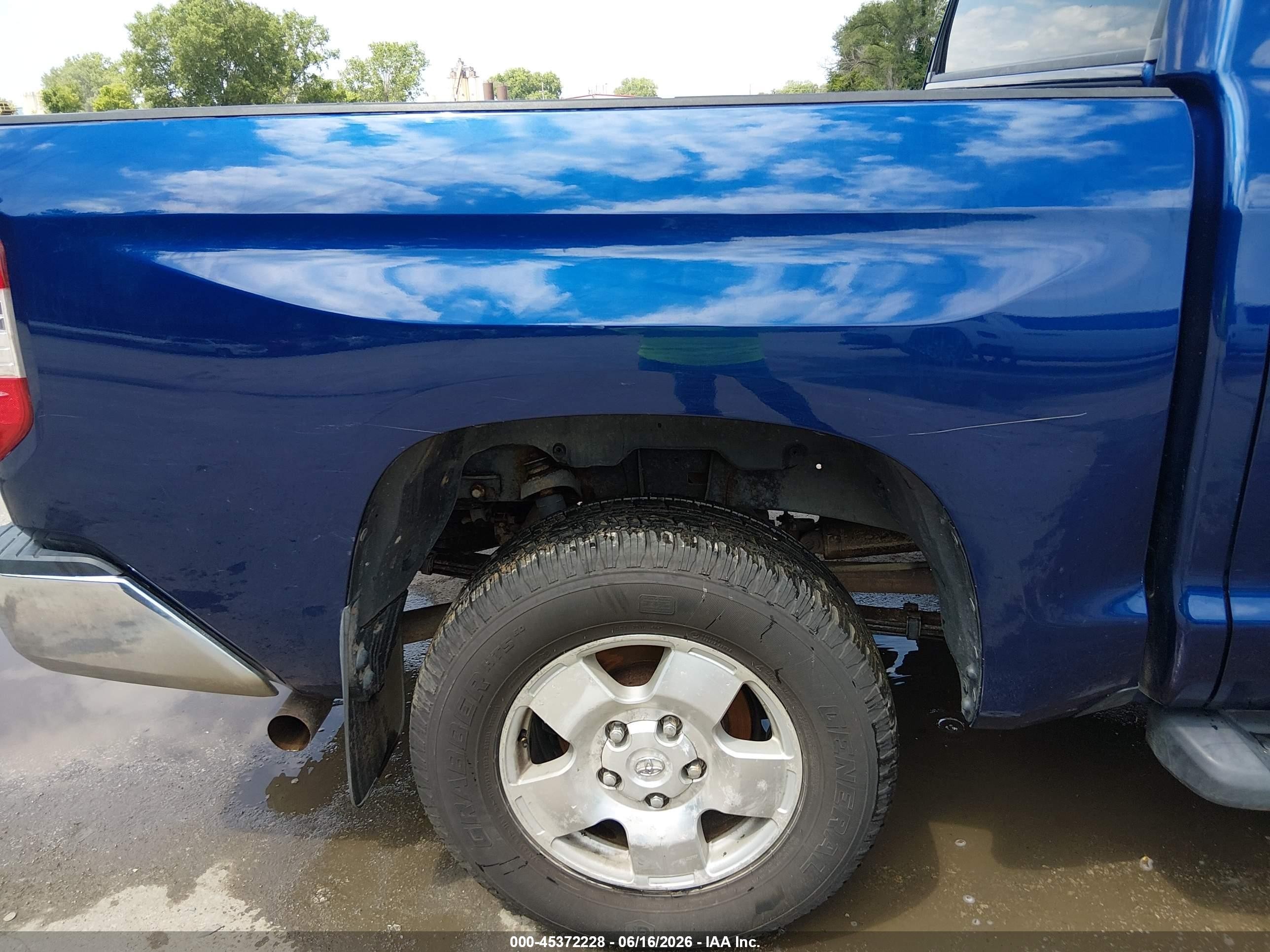 2014 Toyota Tundra Sr5 5.7l V8 Blue vin: 5TFDW5F10EX395115