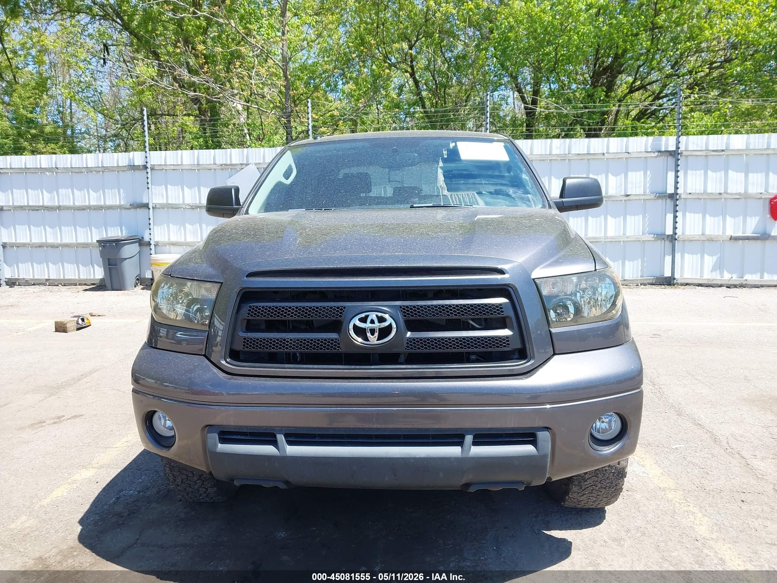2011 Toyota Tundra Grade 5.7l V8 Gray vin: 5TFDW5F11BX196702