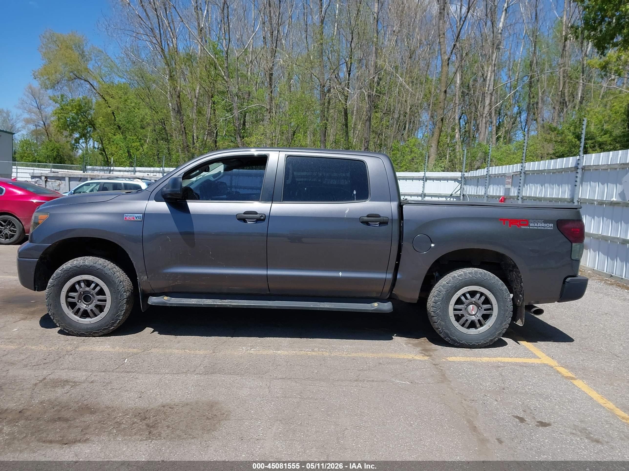 2011 Toyota Tundra Grade 5.7l V8 Gray vin: 5TFDW5F11BX196702
