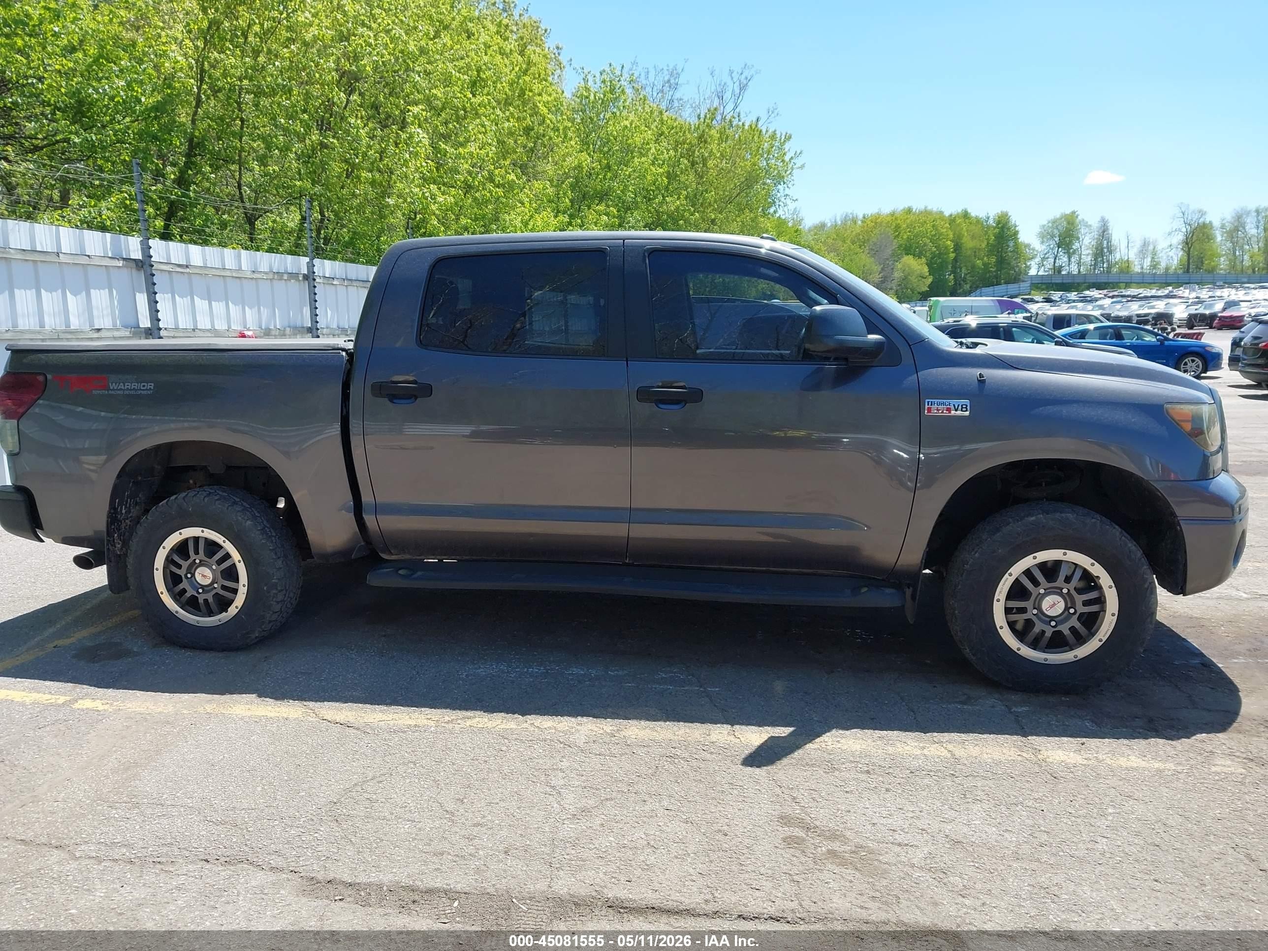 2011 Toyota Tundra Grade 5.7l V8 Gray vin: 5TFDW5F11BX196702