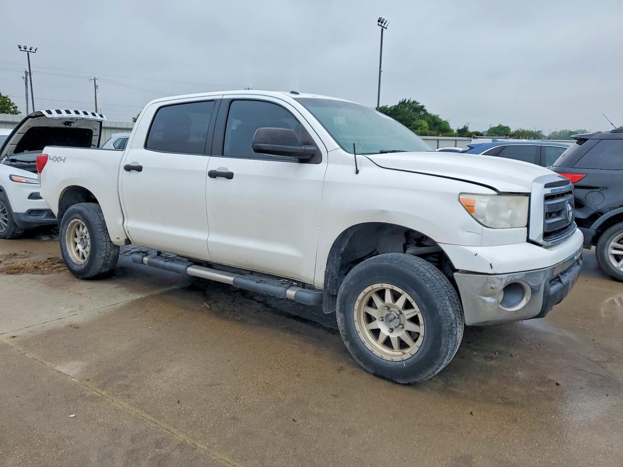 2012 Toyota Tundra White vin: 5TFDW5F11CX267401