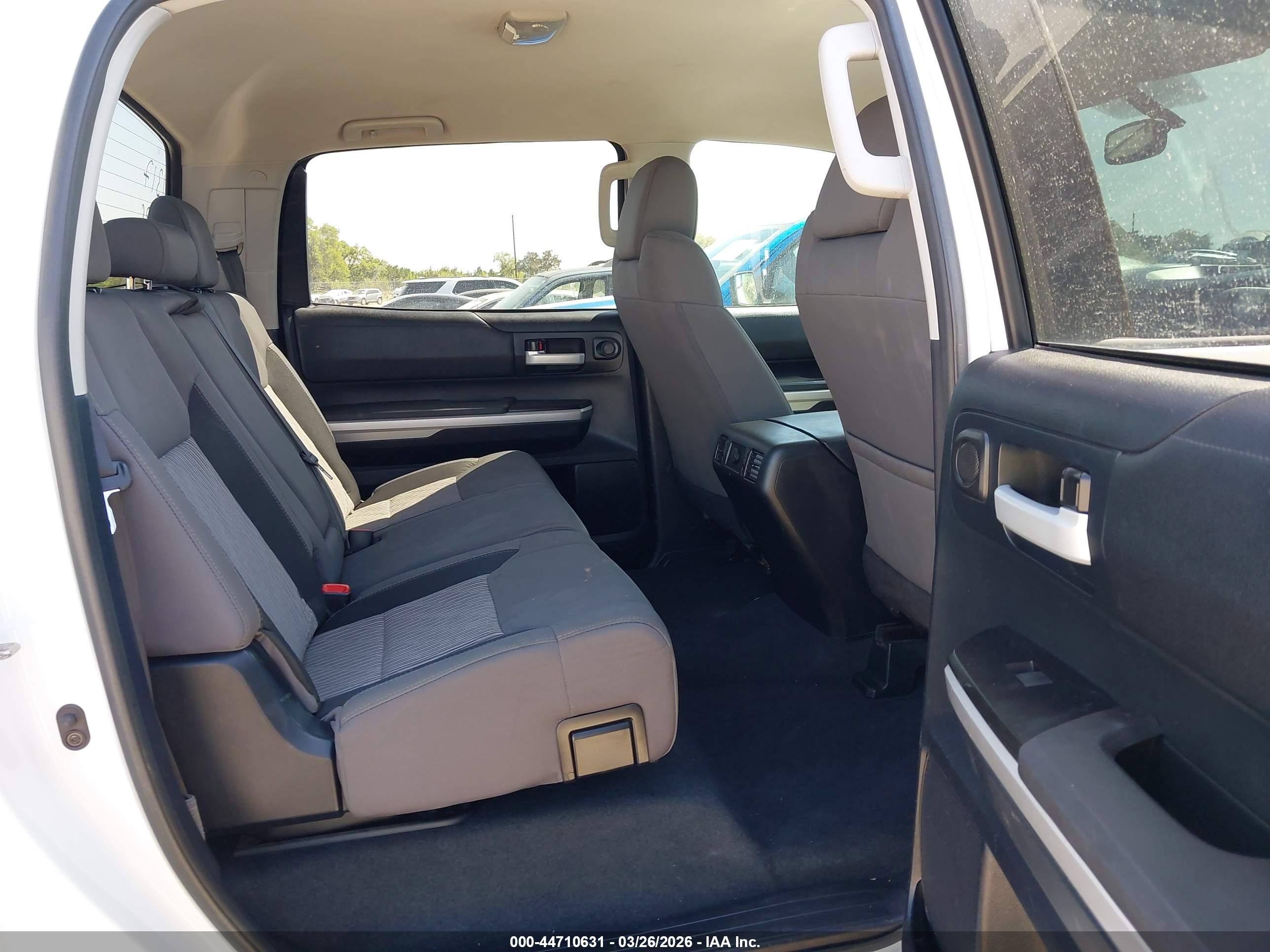 2014 Toyota Tundra Sr5 5.7l V8 Белый vin: 5TFDW5F11EX351317