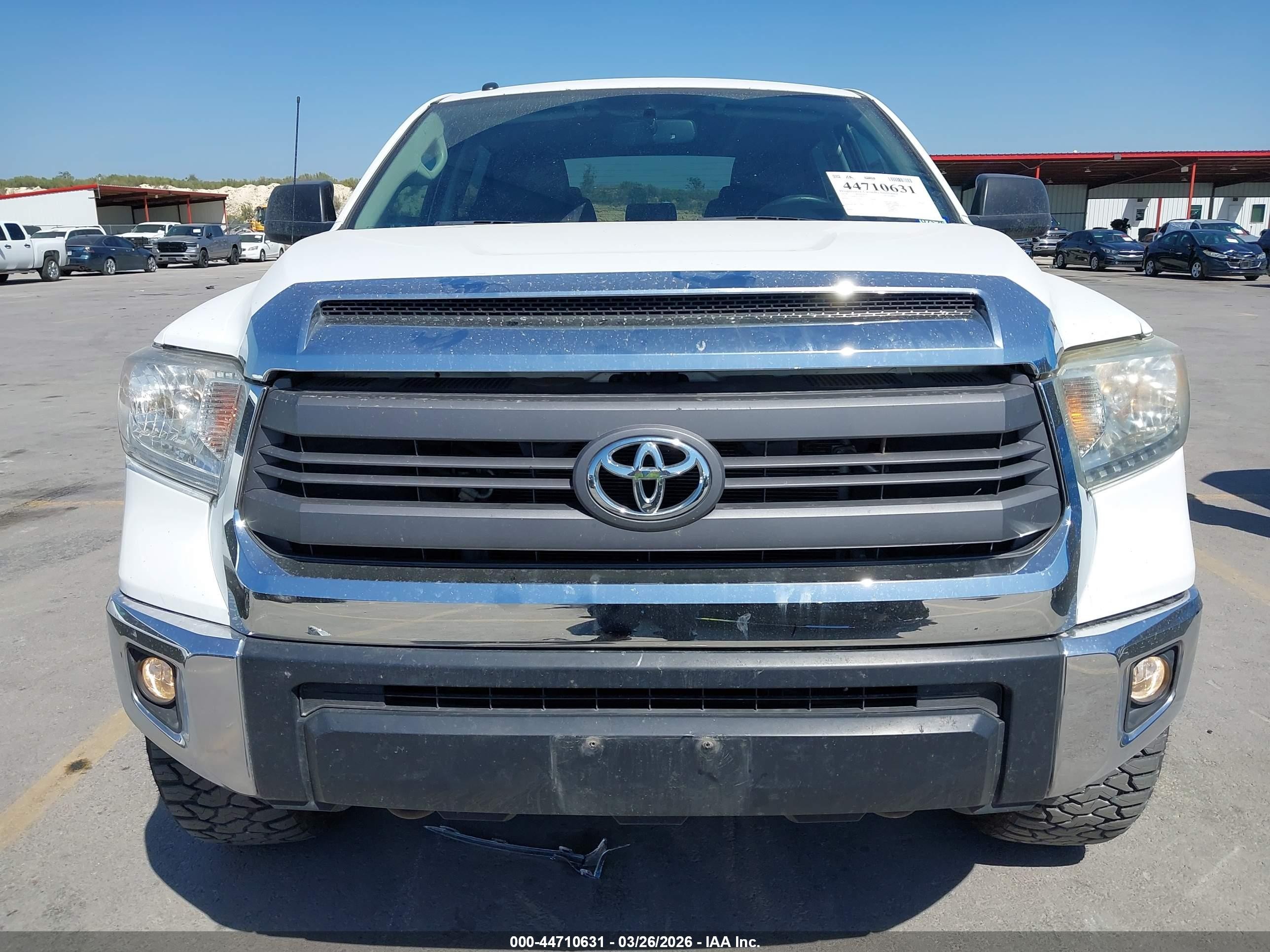 2014 Toyota Tundra Sr5 5.7l V8 Белый vin: 5TFDW5F11EX351317
