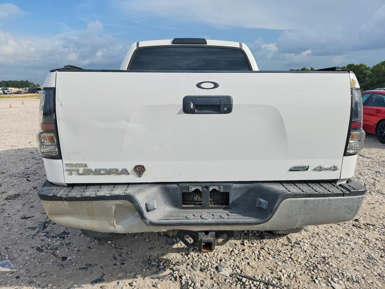 2012 Toyota Tundra Crewmax Sr5 White vin: 5TFDW5F12CX216845