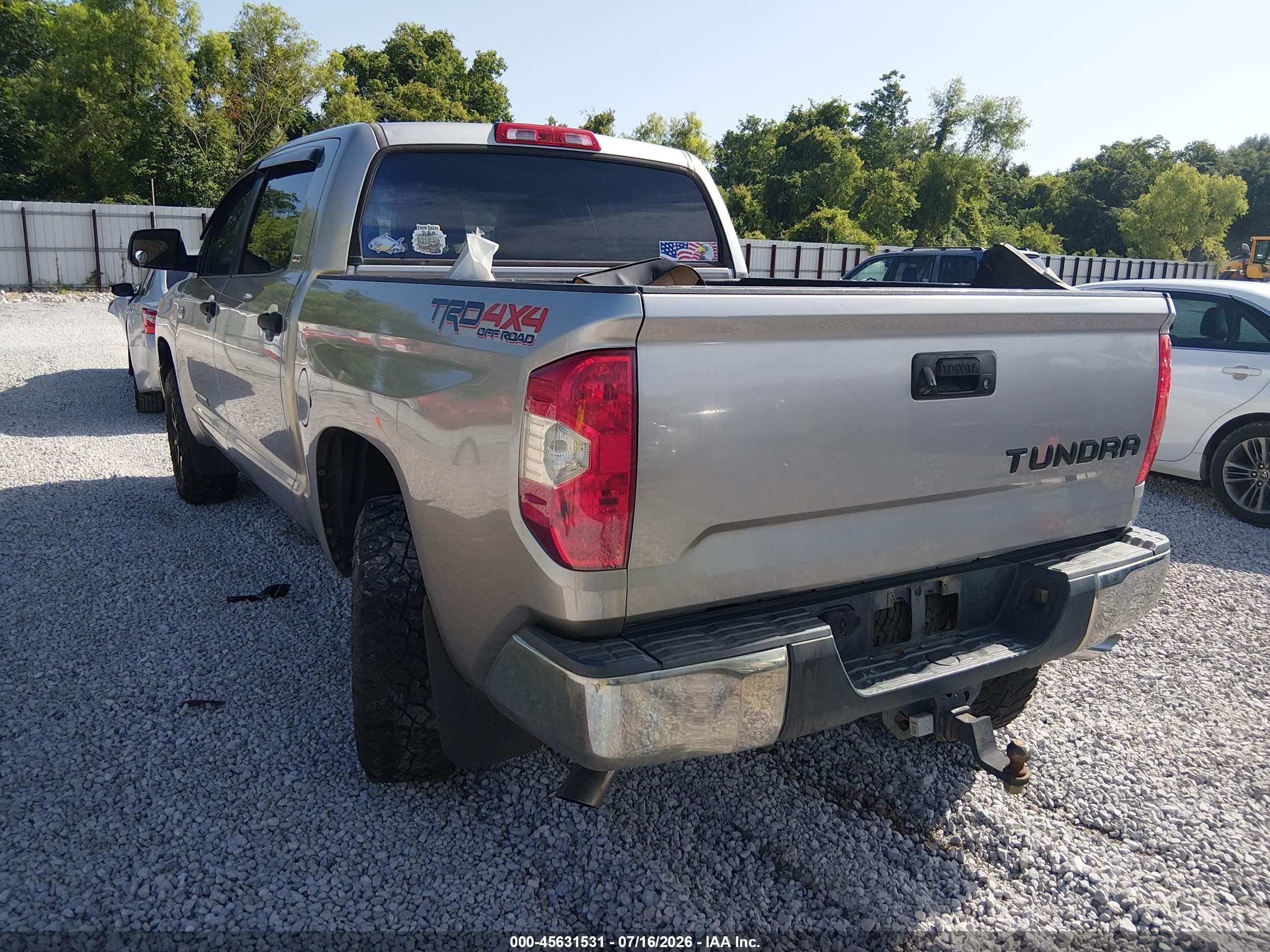 2014 Toyota Tundra Sr5 5.7l V8 Silver vin: 5TFDW5F12EX402341