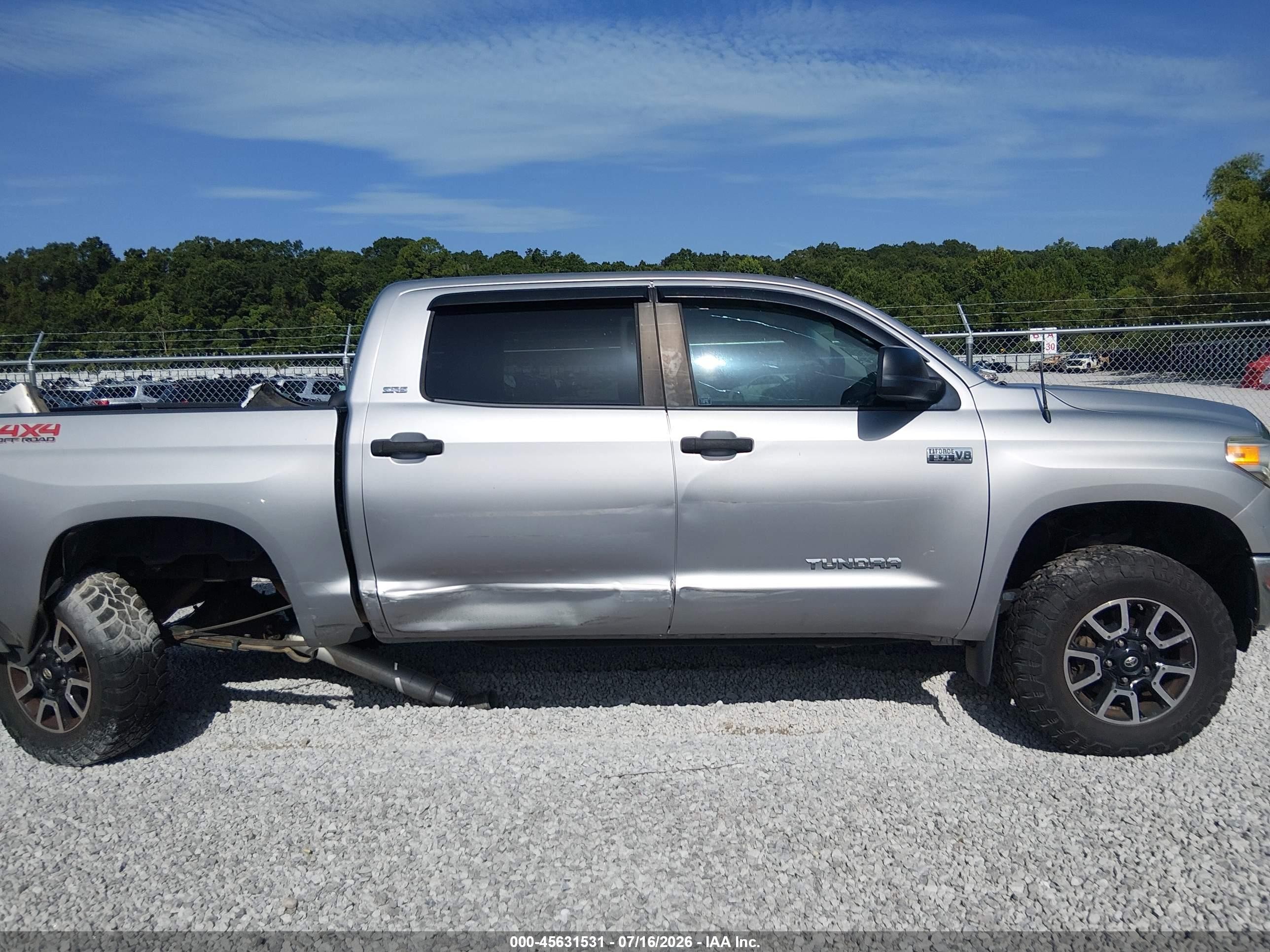 2014 Toyota Tundra Sr5 5.7l V8 Silver vin: 5TFDW5F12EX402341
