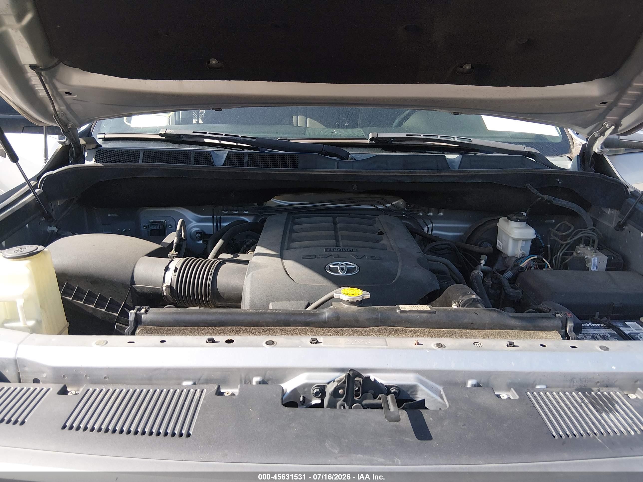 2014 Toyota Tundra Sr5 5.7l V8 Silver vin: 5TFDW5F12EX402341